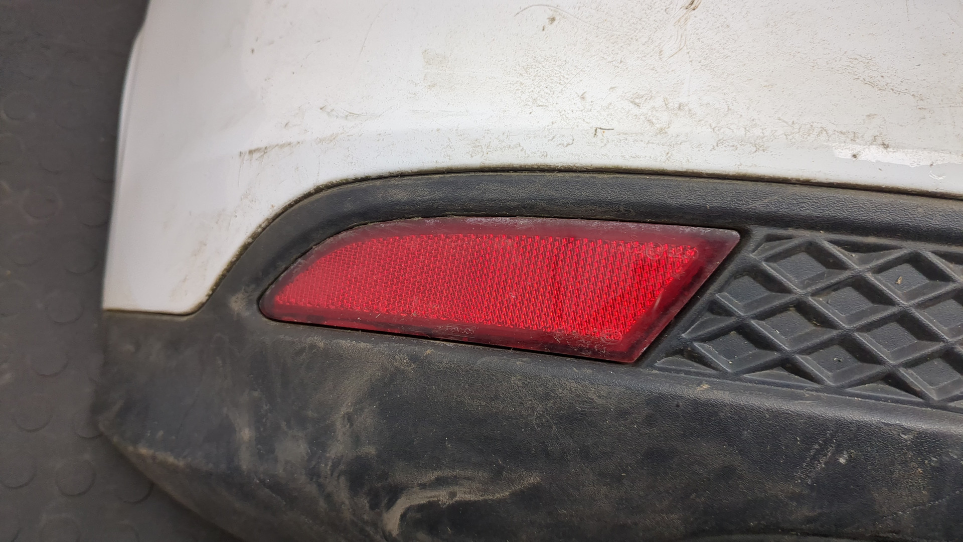 Бампер задний