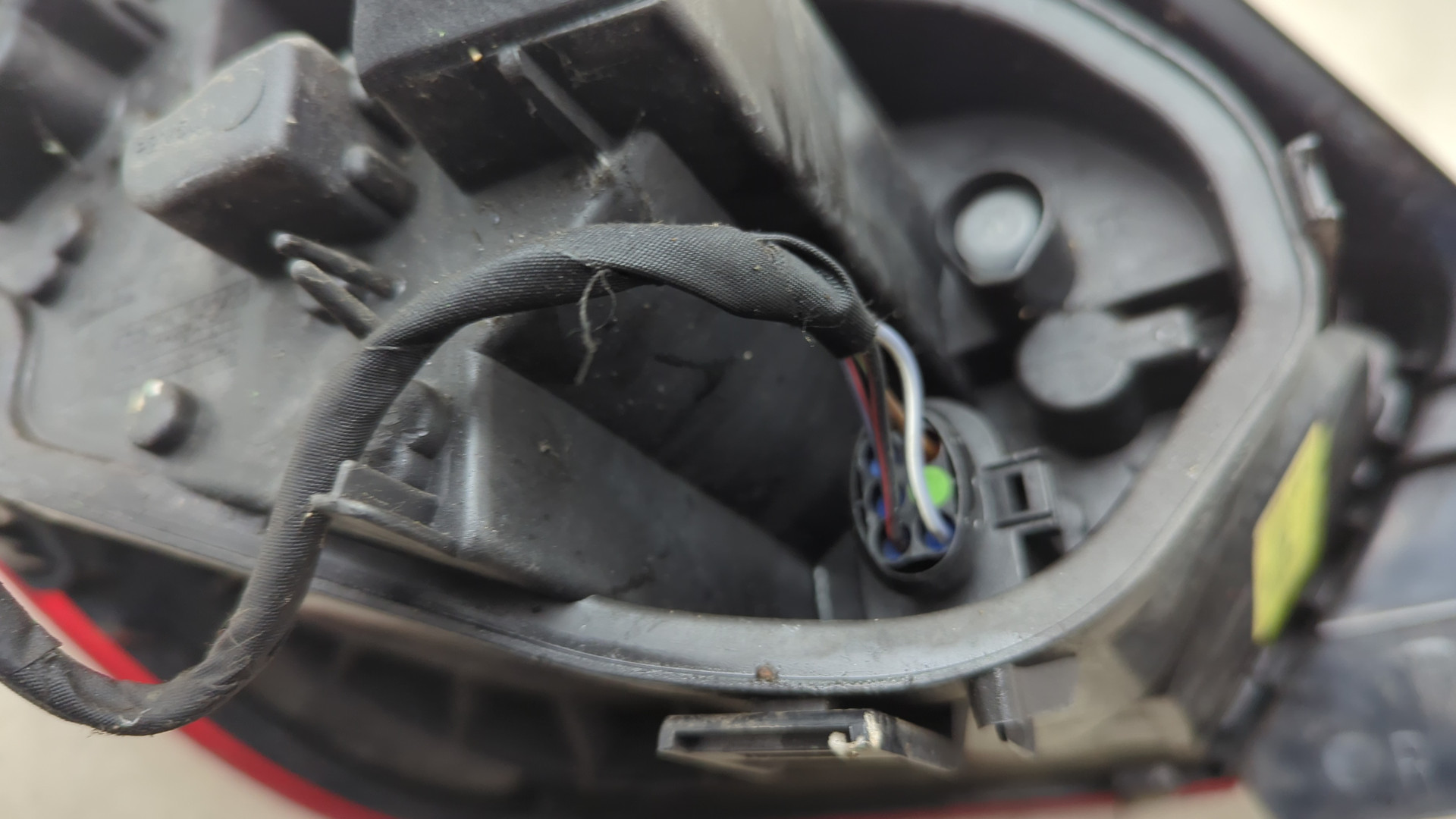 Фонарь задний правый