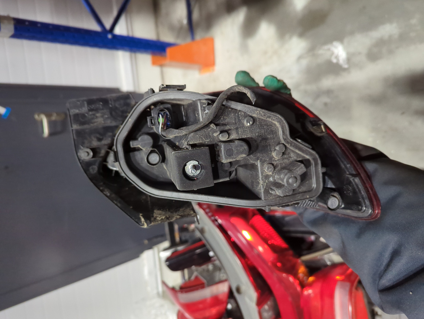 Фонарь задний правый