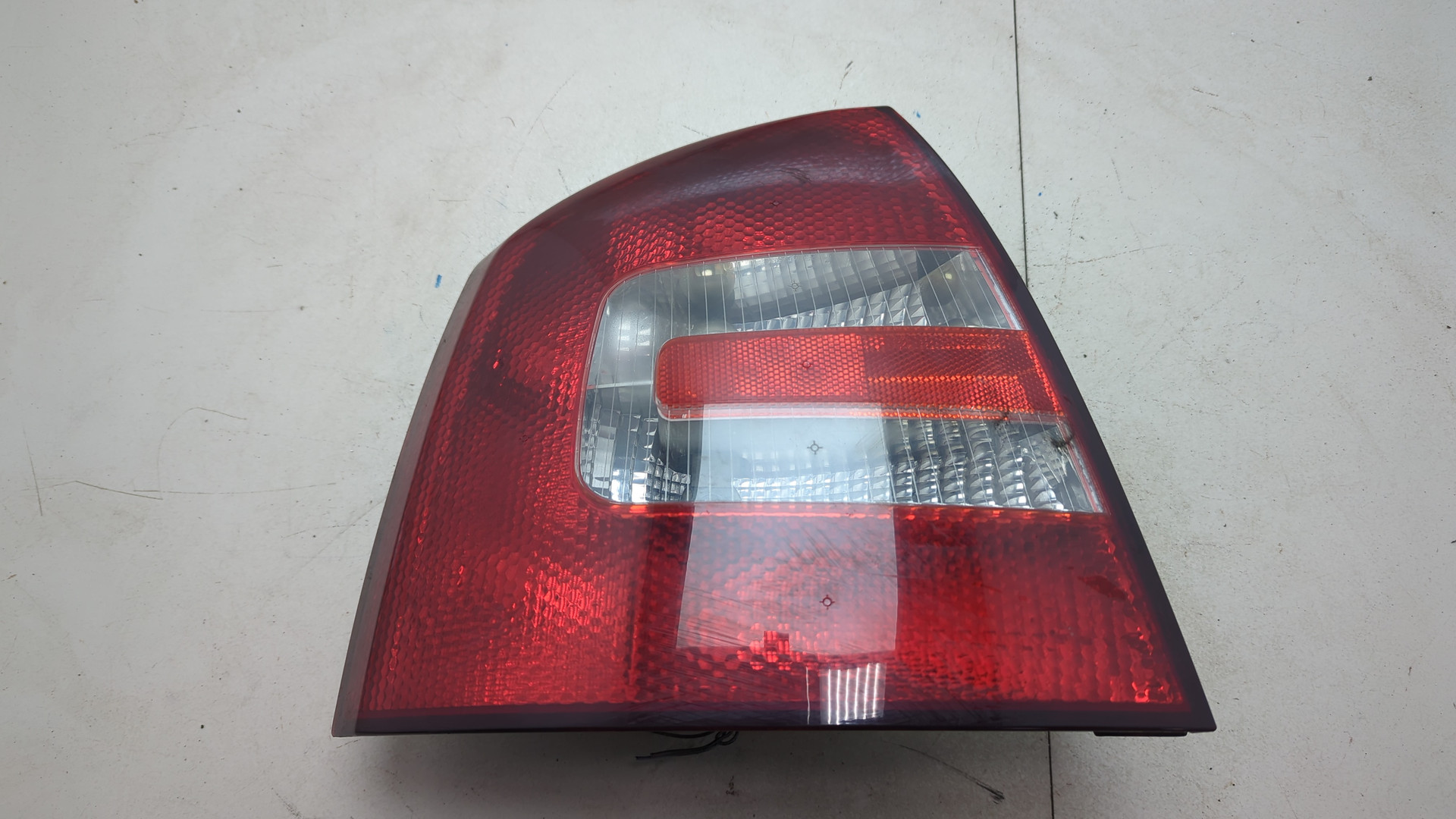 Фонарь задний левый