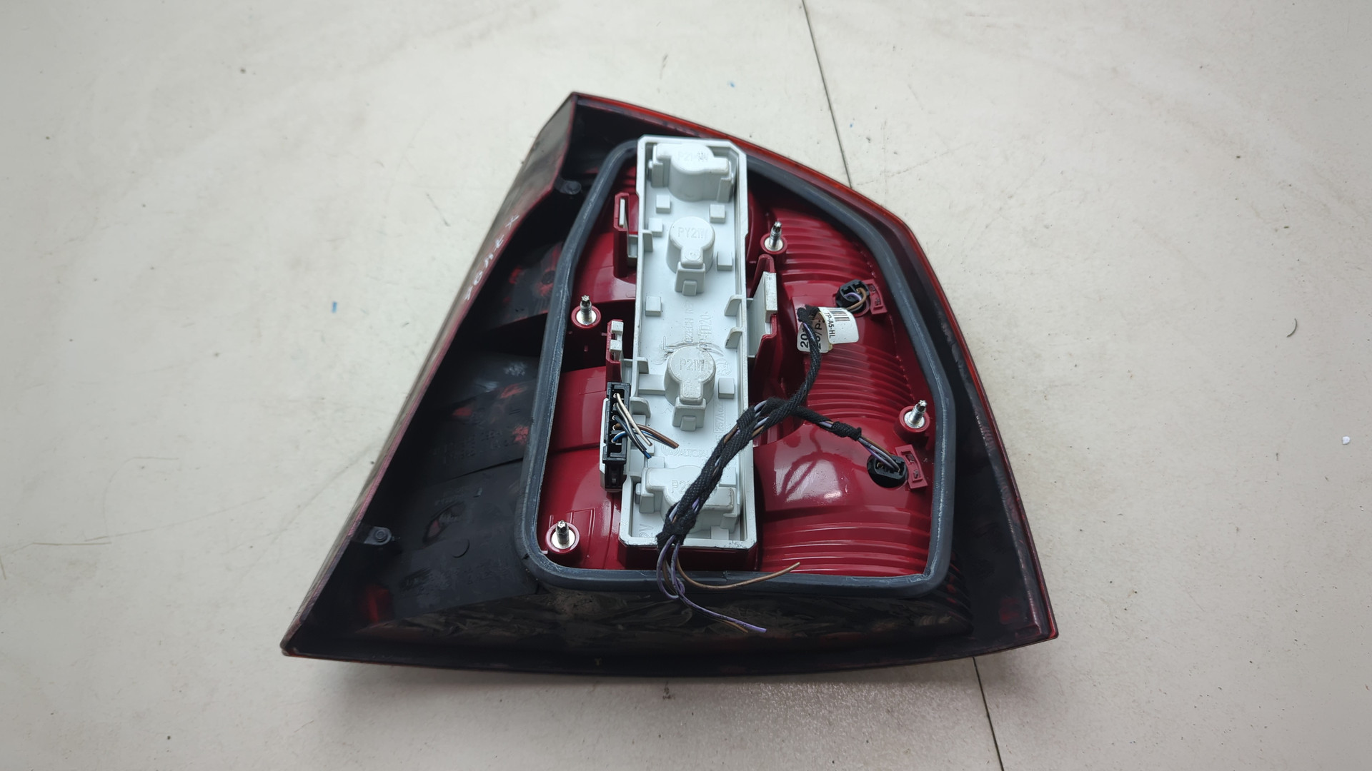 Фонарь задний левый