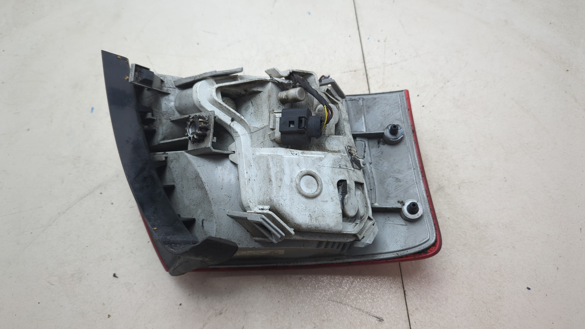 Фонарь задний правый