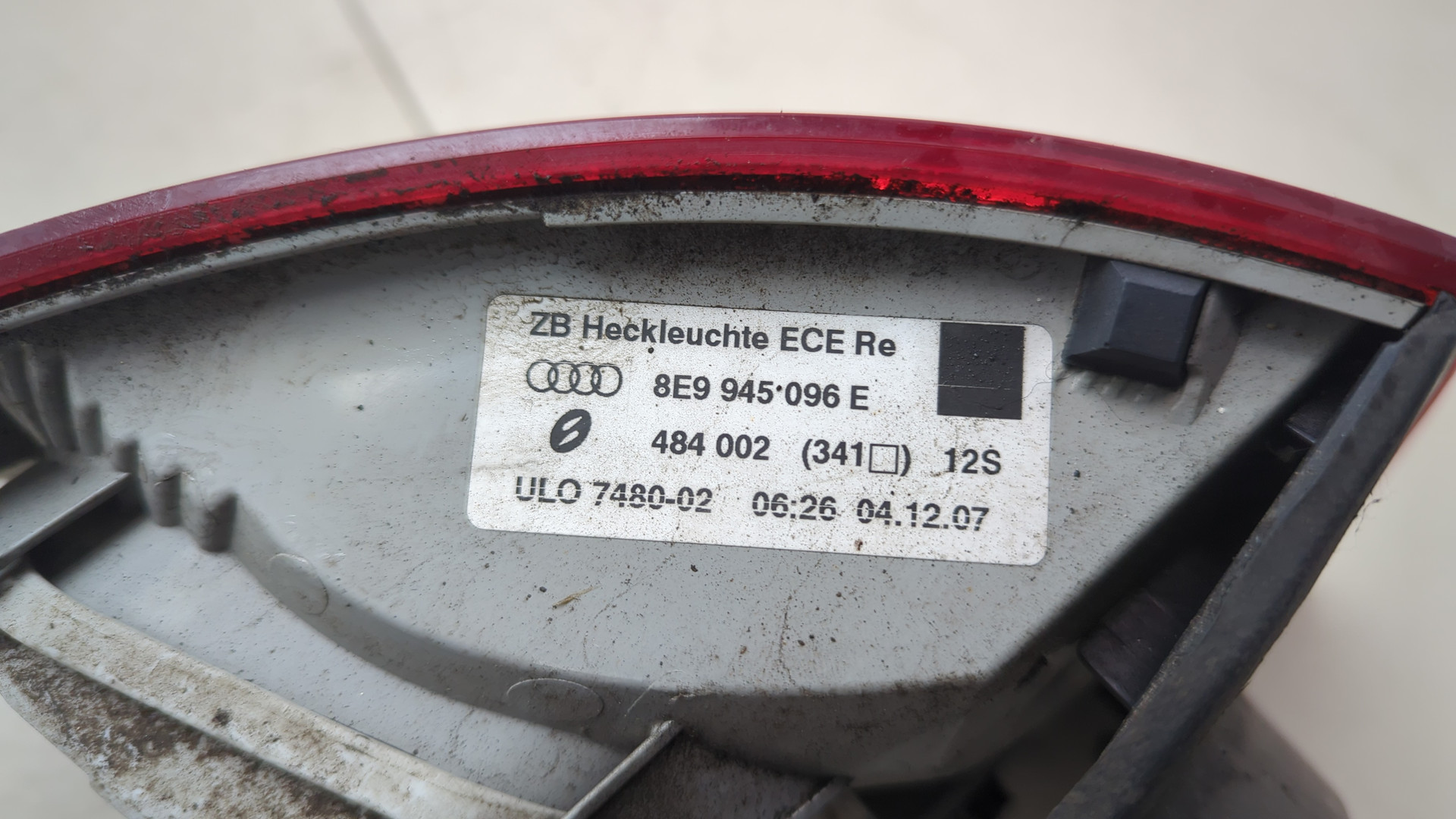 Фонарь задний правый