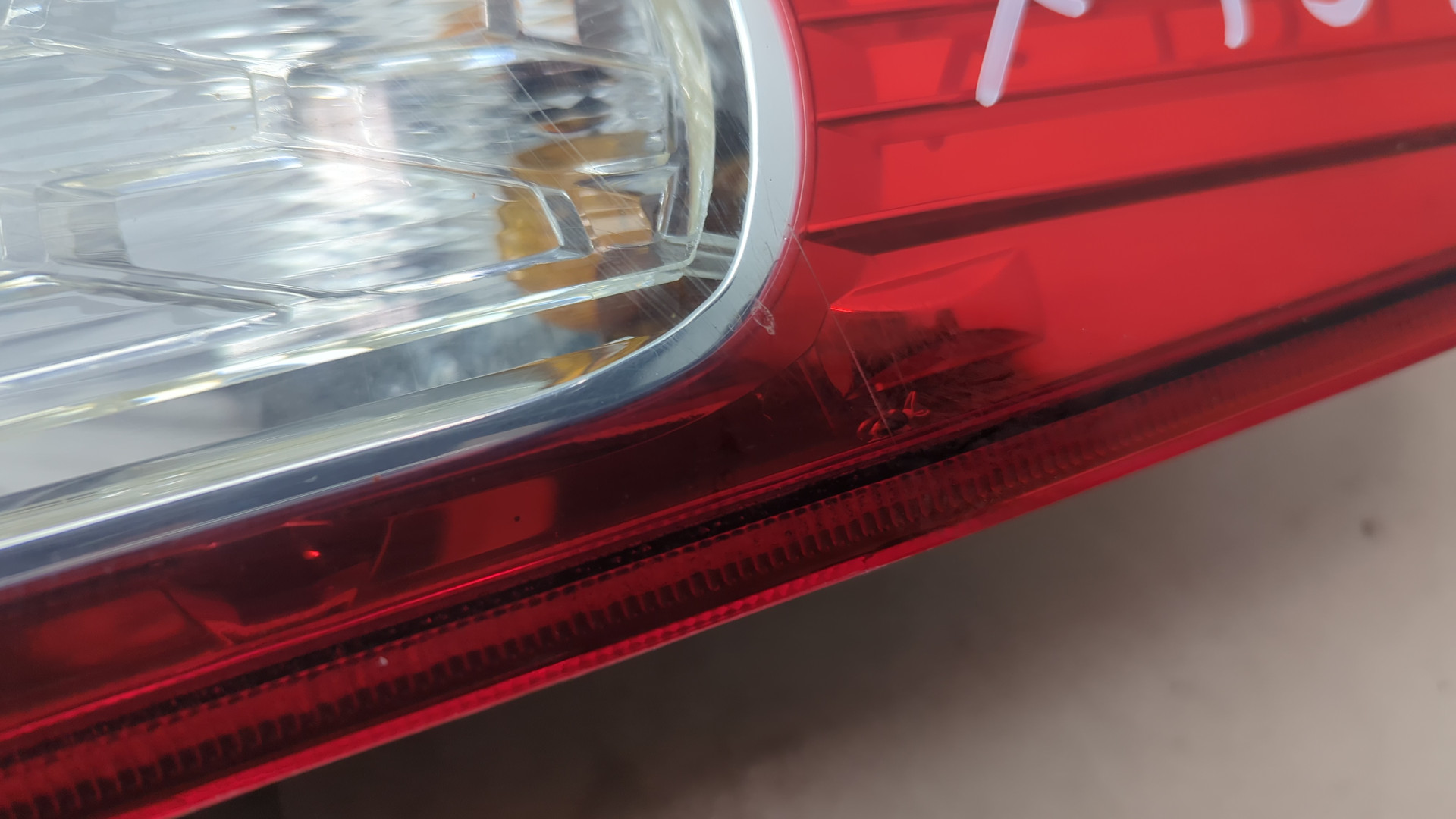 Фонарь задний правый