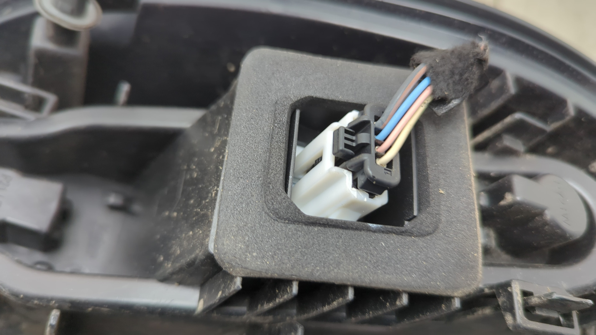 Фонарь задний правый