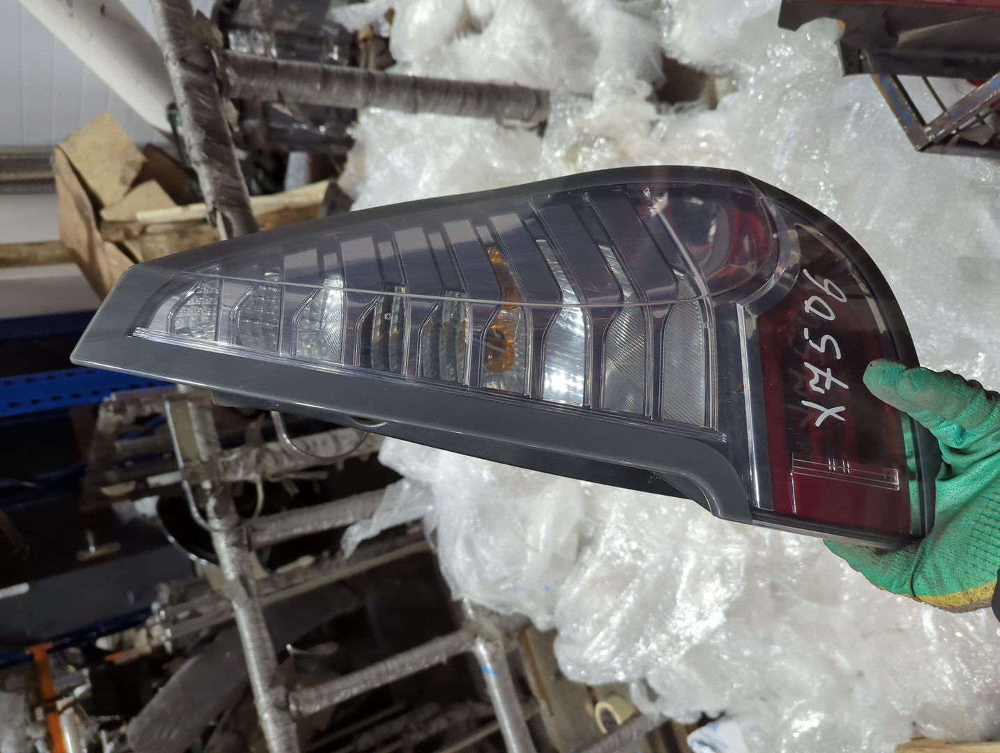 Фонарь задний правый