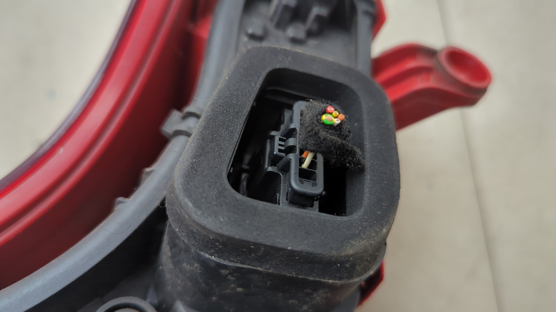 Фонарь задний правый