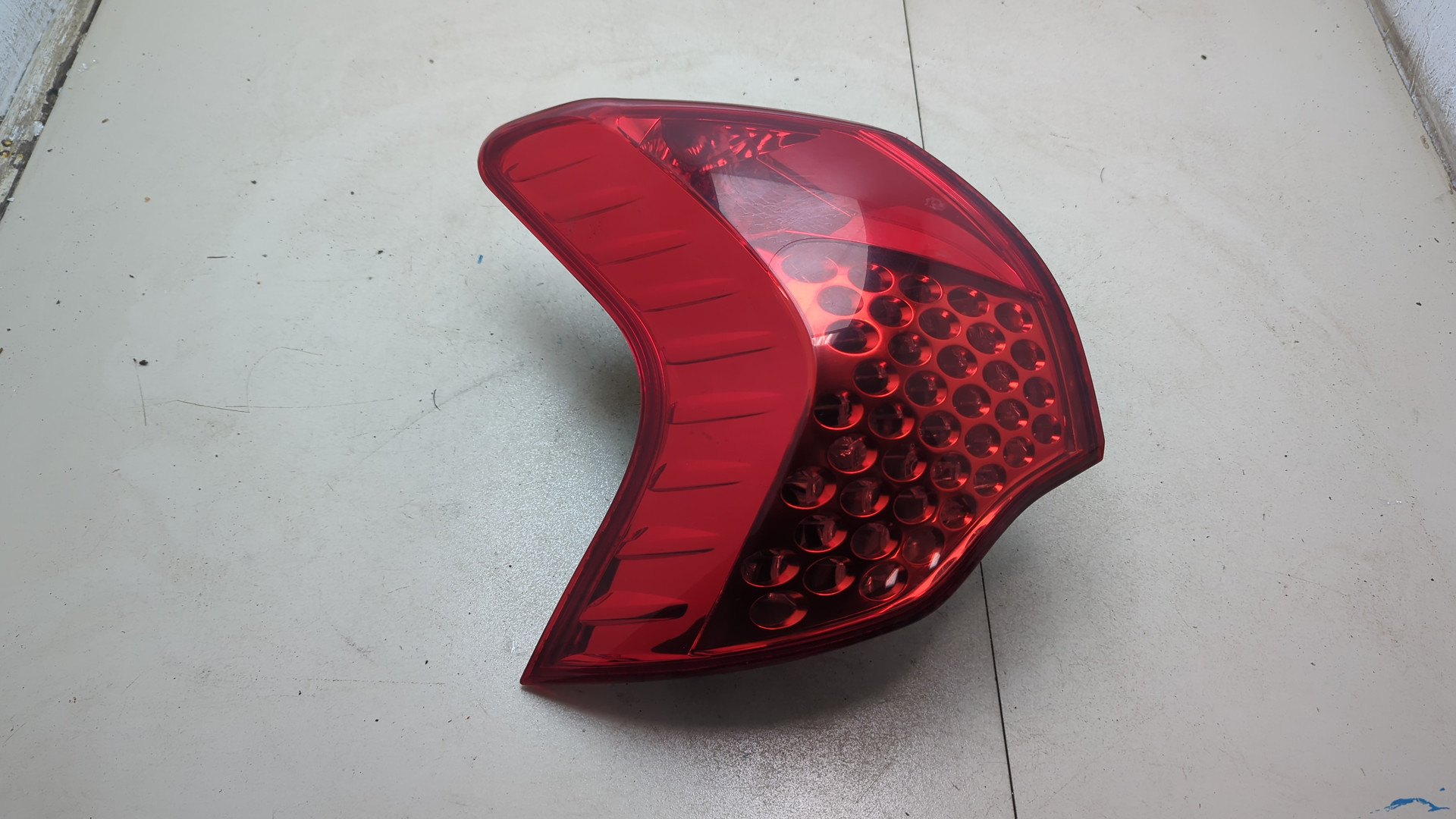 Фонарь задний левый