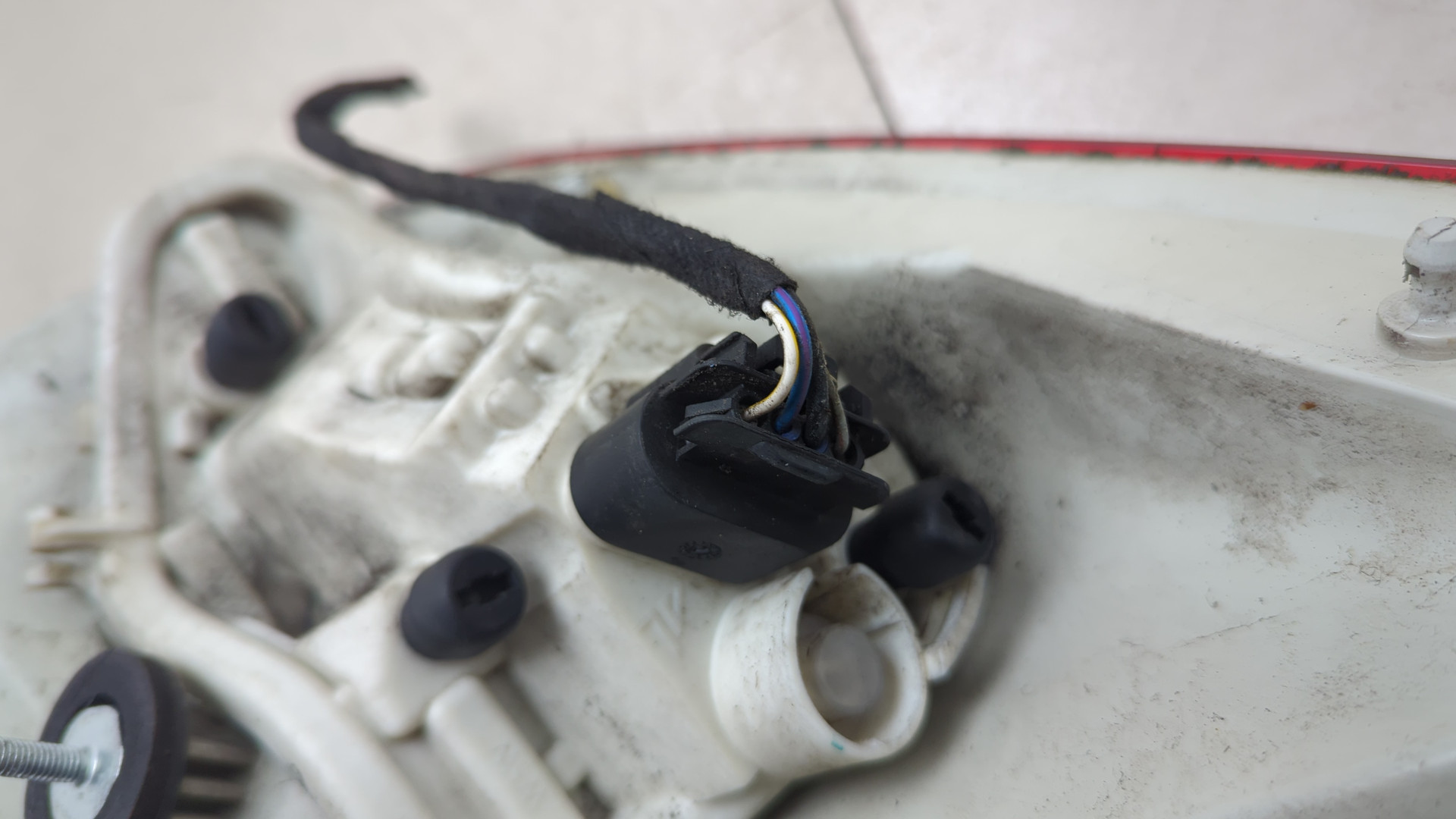 Фонарь задний правый