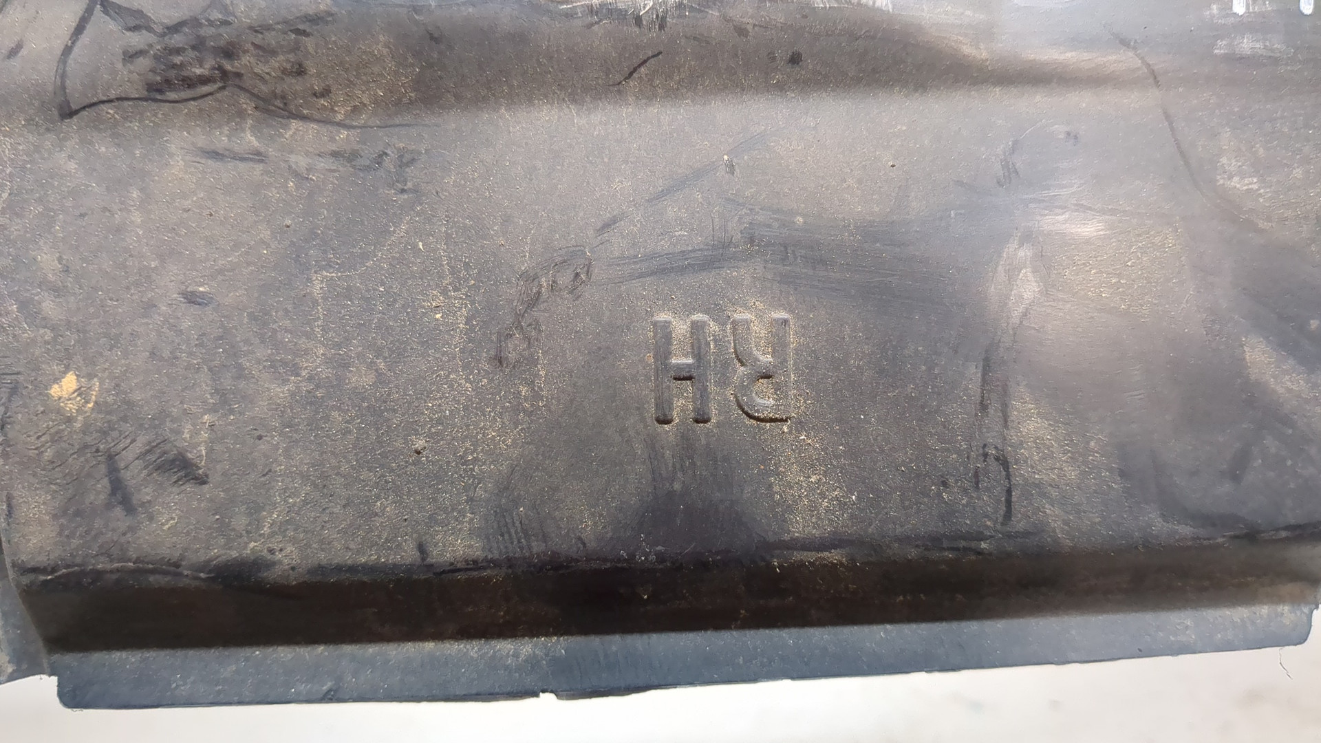 Локер передний правый