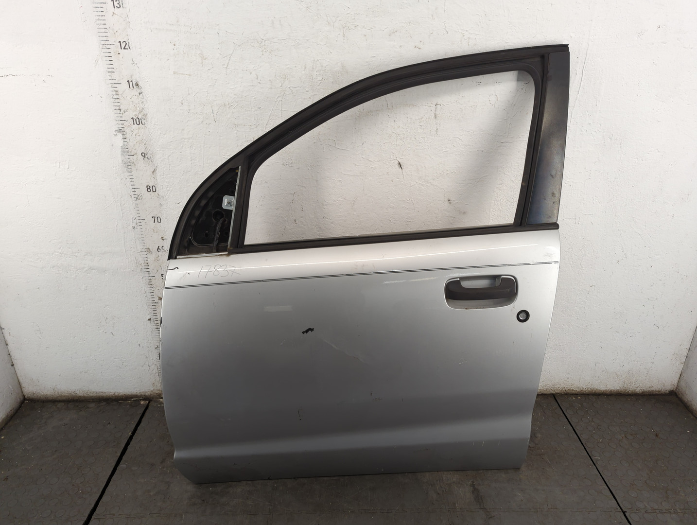 Дверь передняя левая
