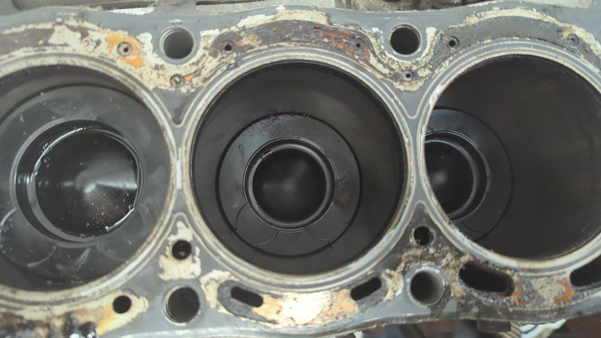 Блок двигателя