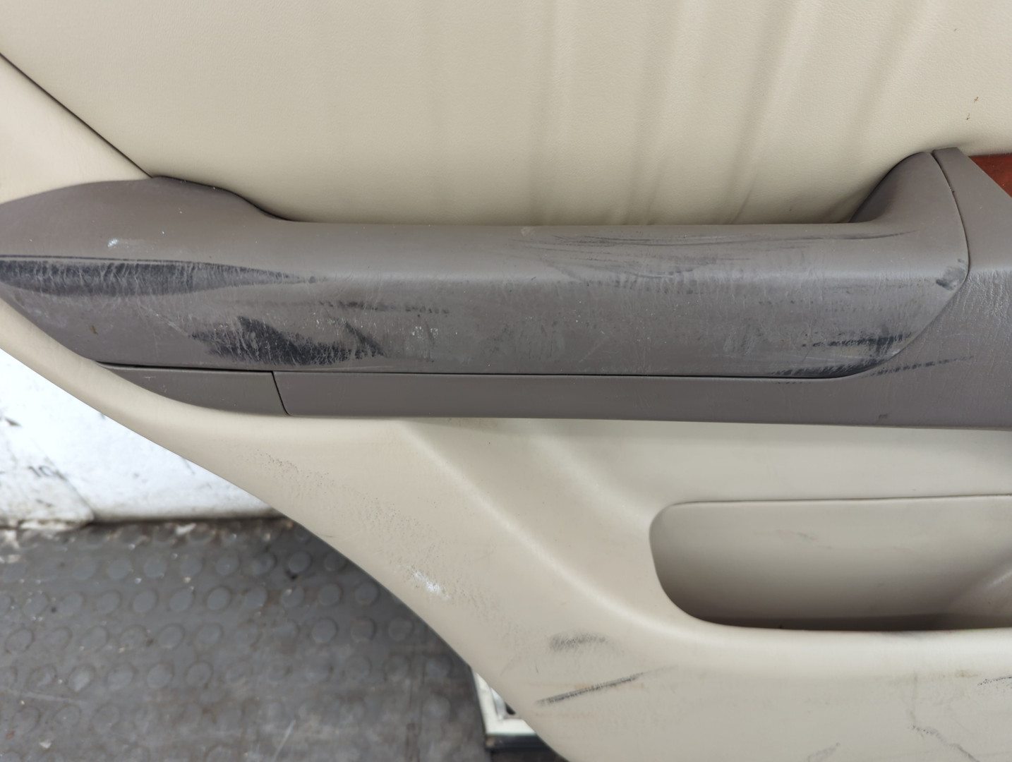 Дверь задняя левая