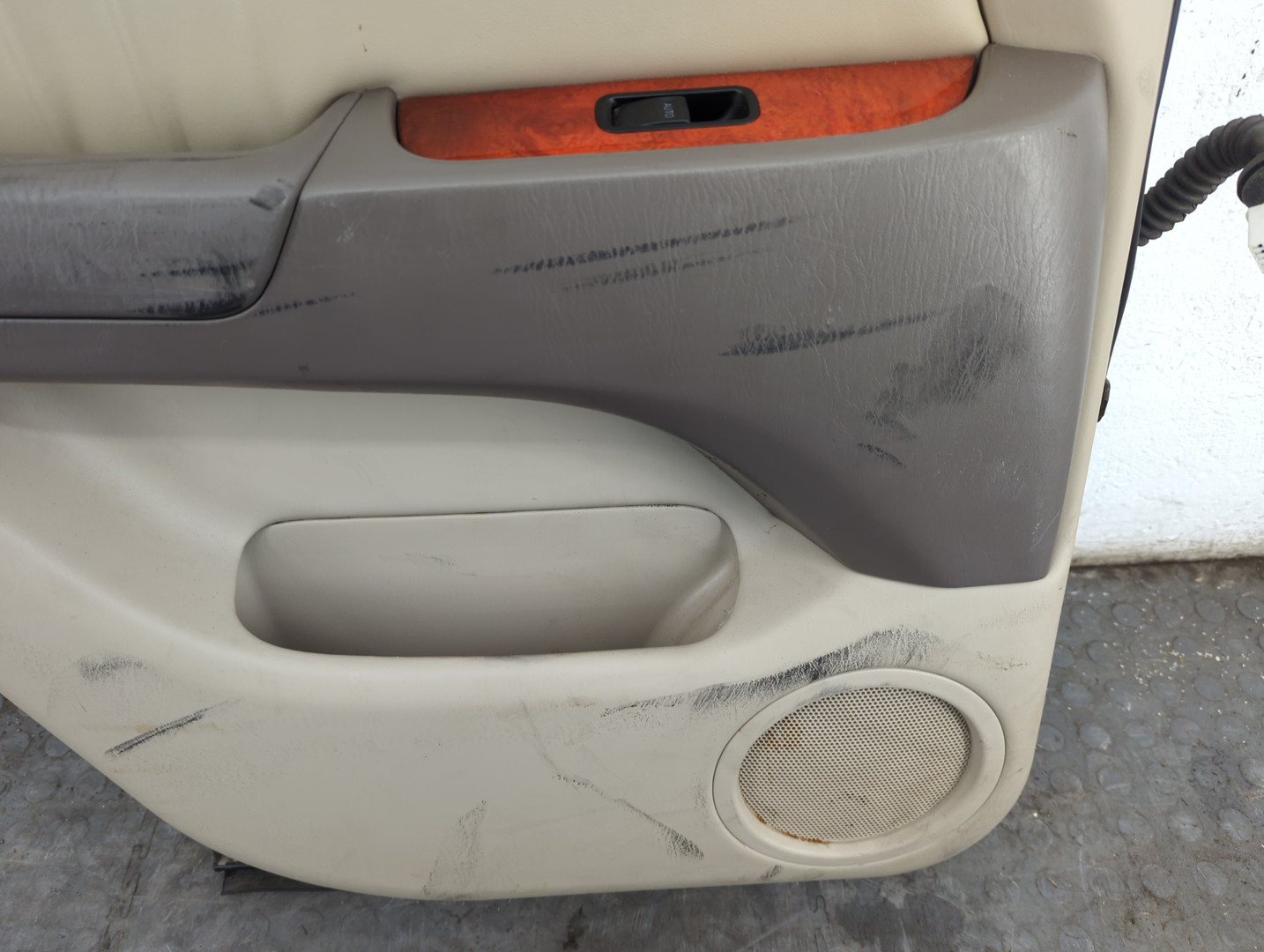 Дверь задняя левая