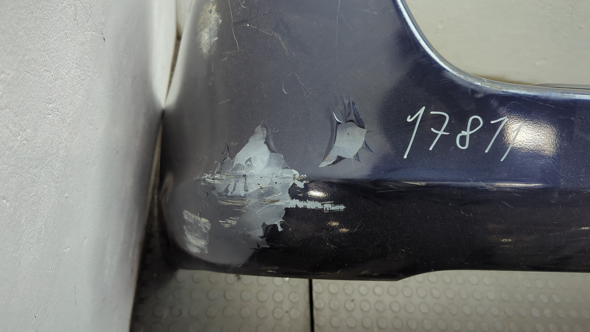 Бампер задний