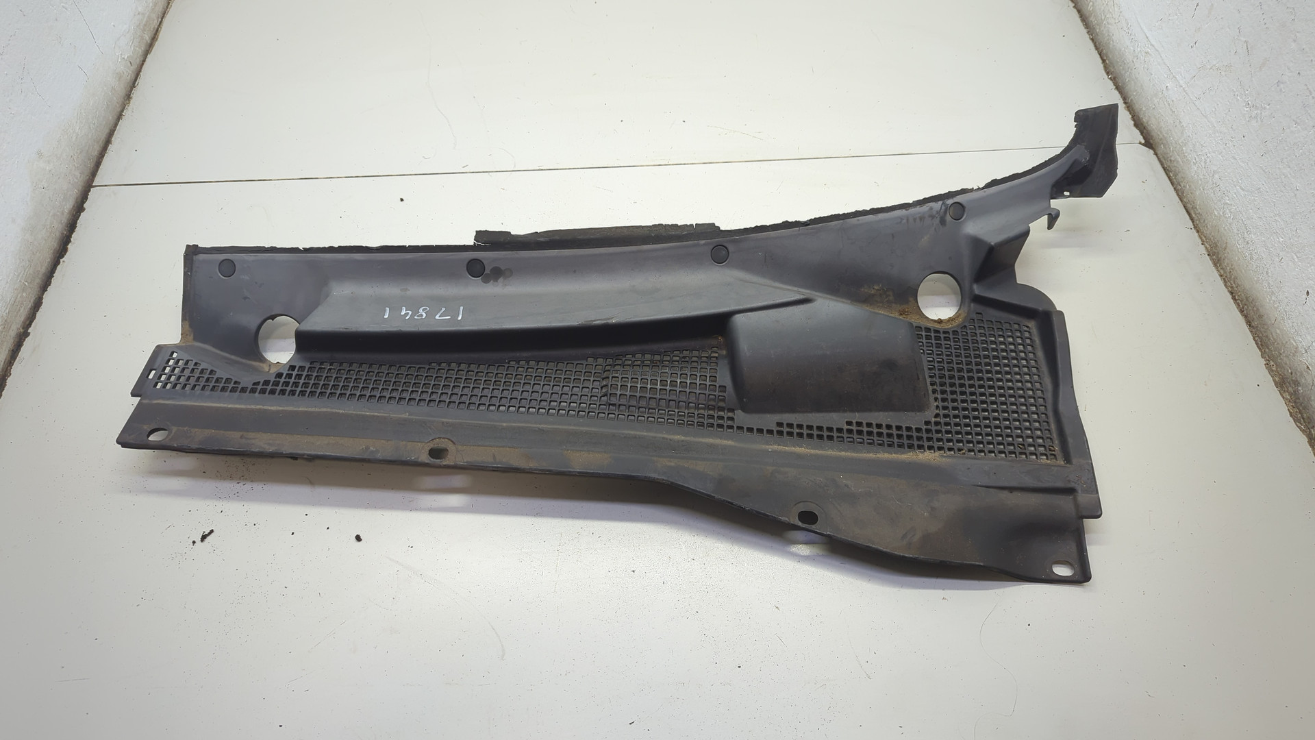 Решетка стеклоочистителей (Жабо)