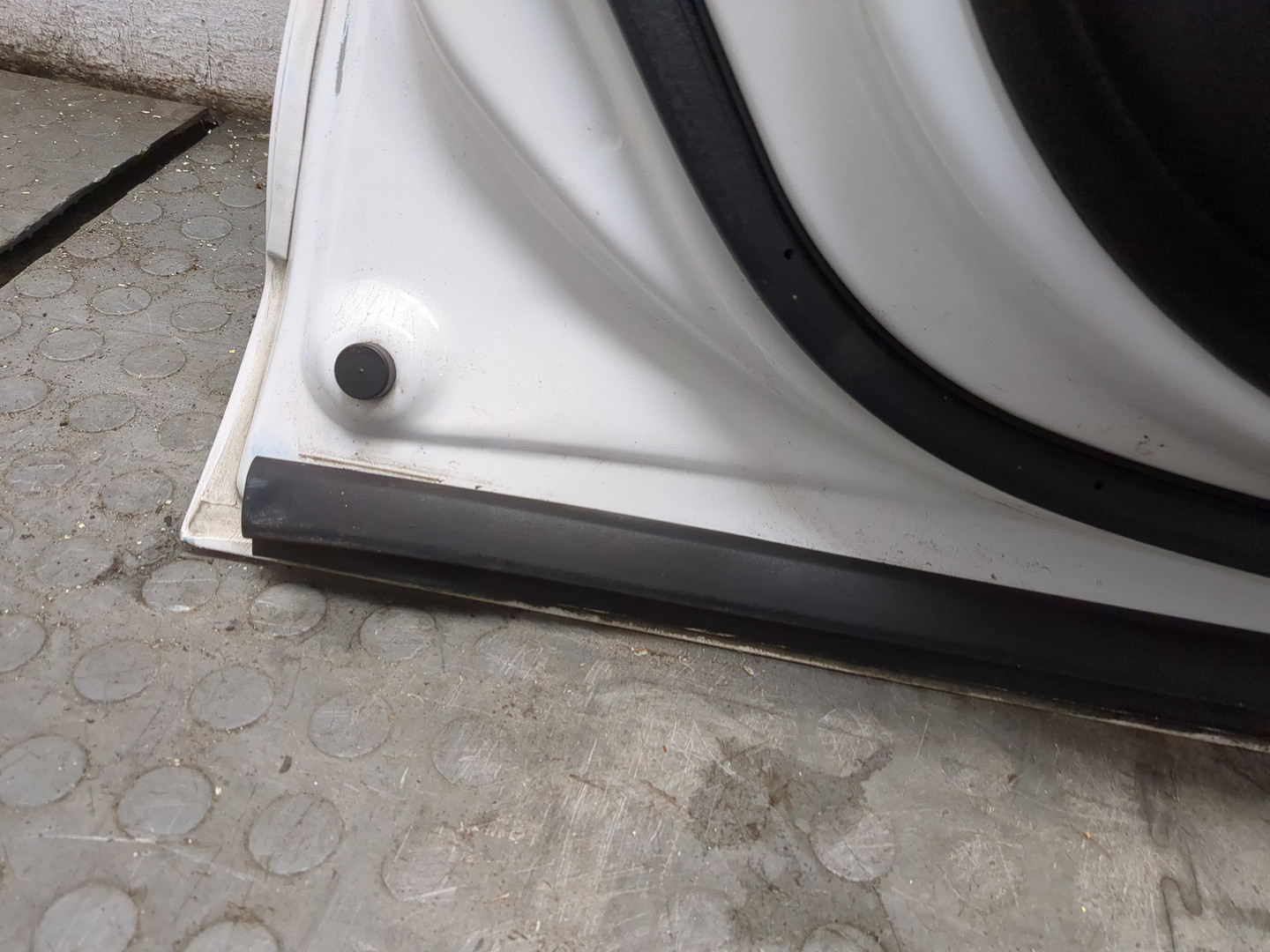 Дверь передняя левая