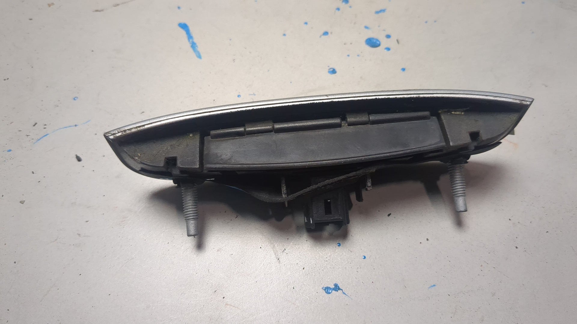 Кнопка открывания багажника