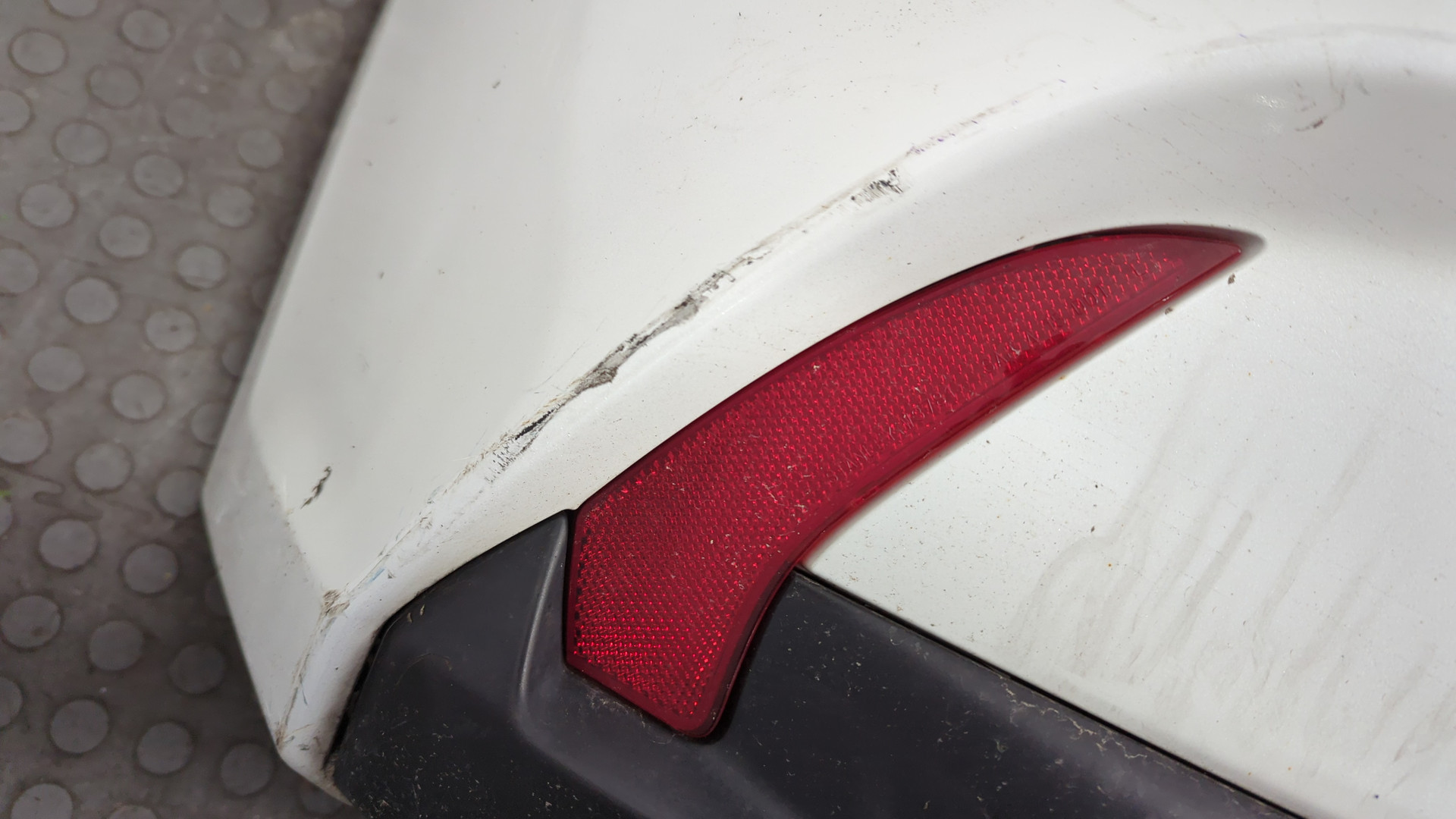 Бампер задний