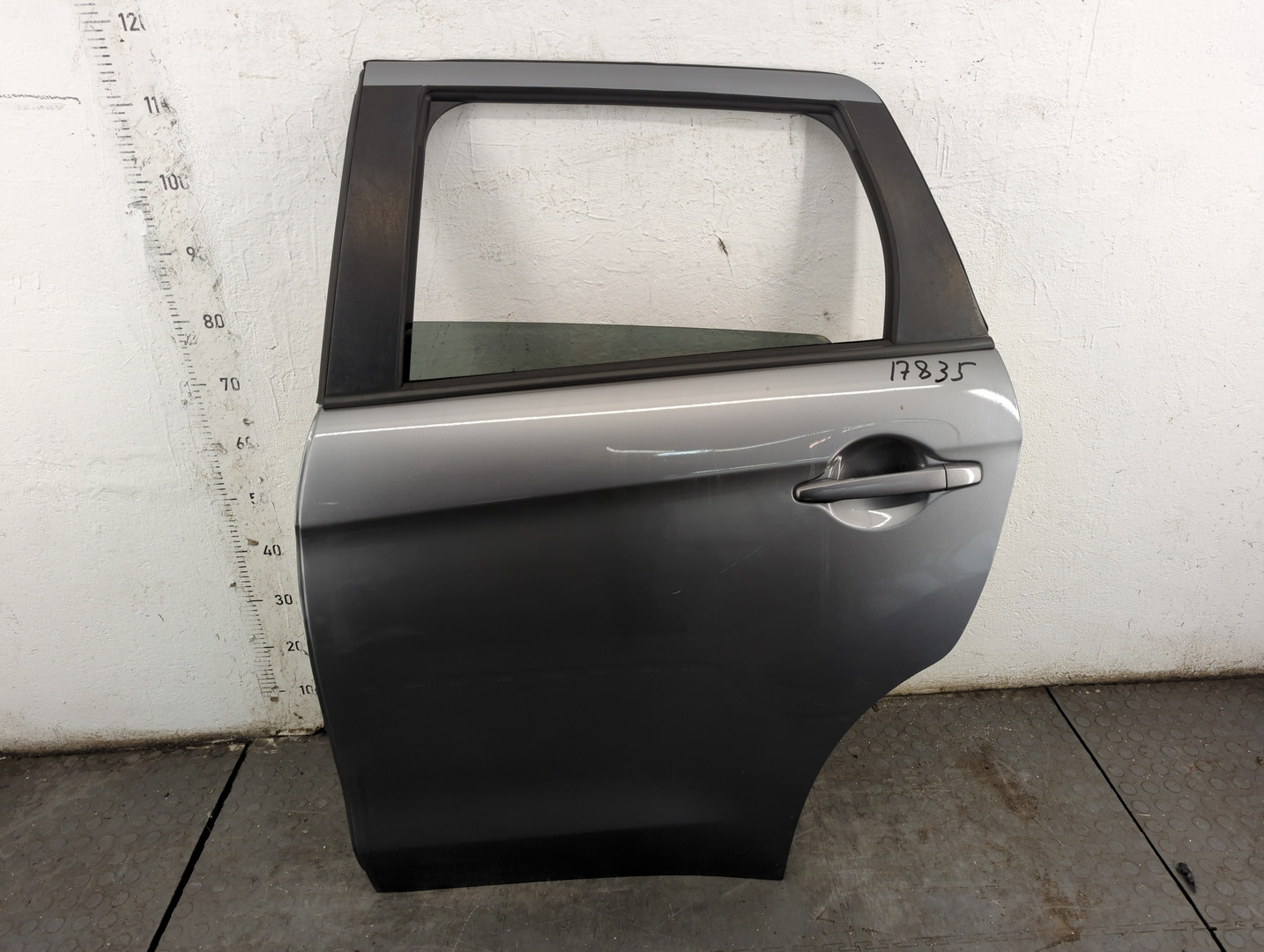 Дверь задняя левая