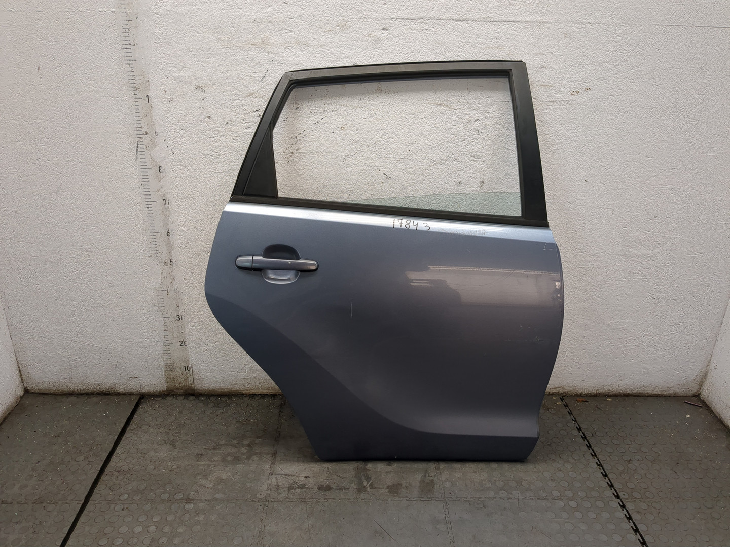 Дверь задняя правая