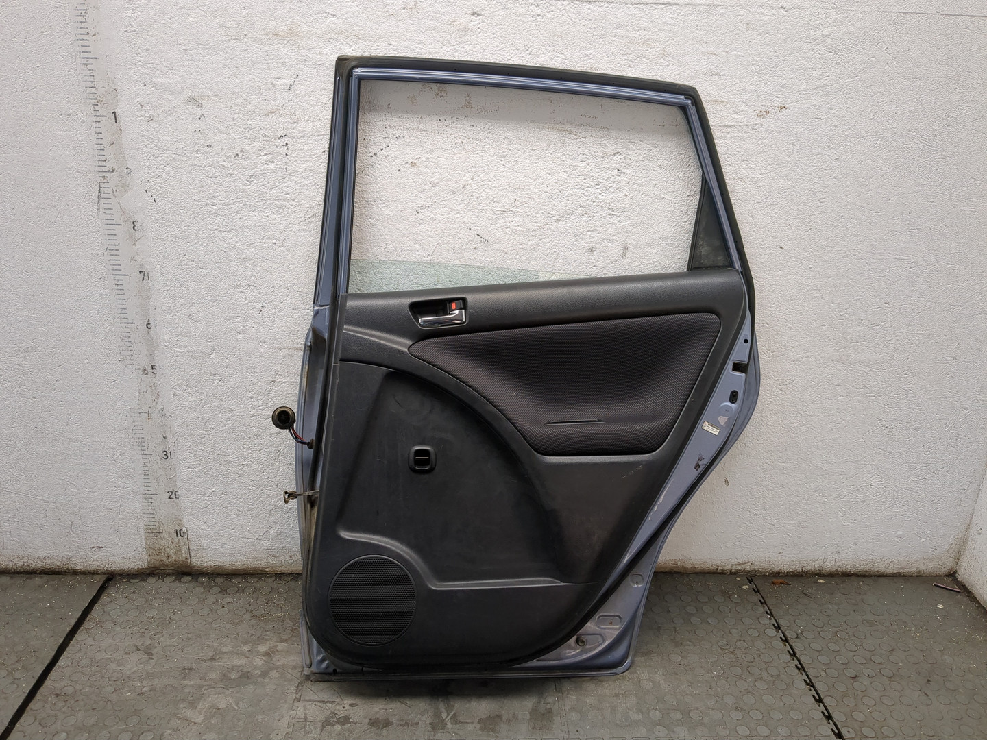 Дверь задняя правая