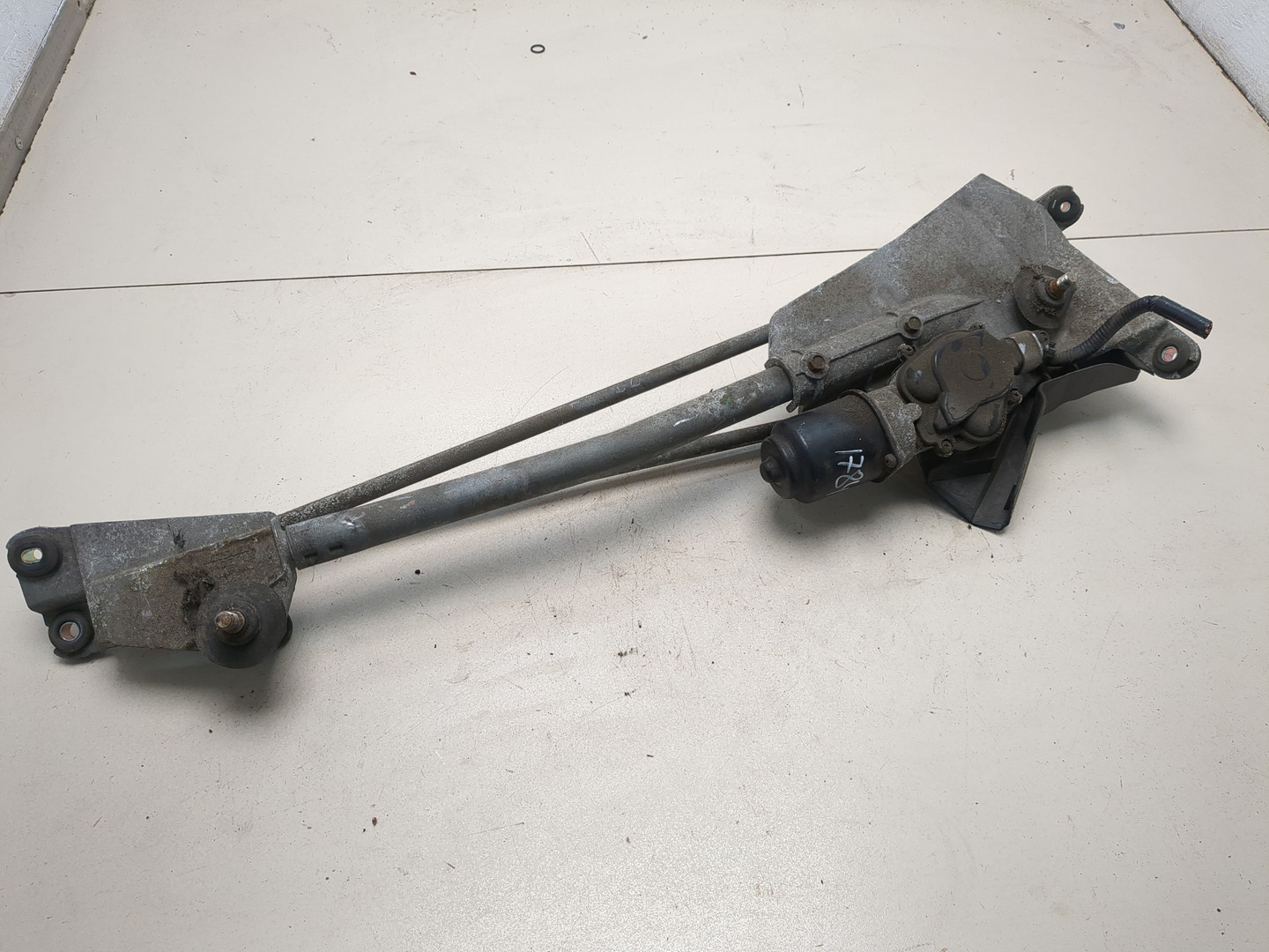 Трапеция стеклоочистителей