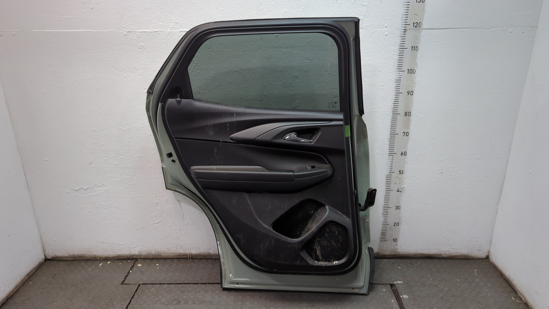 Дверь задняя левая