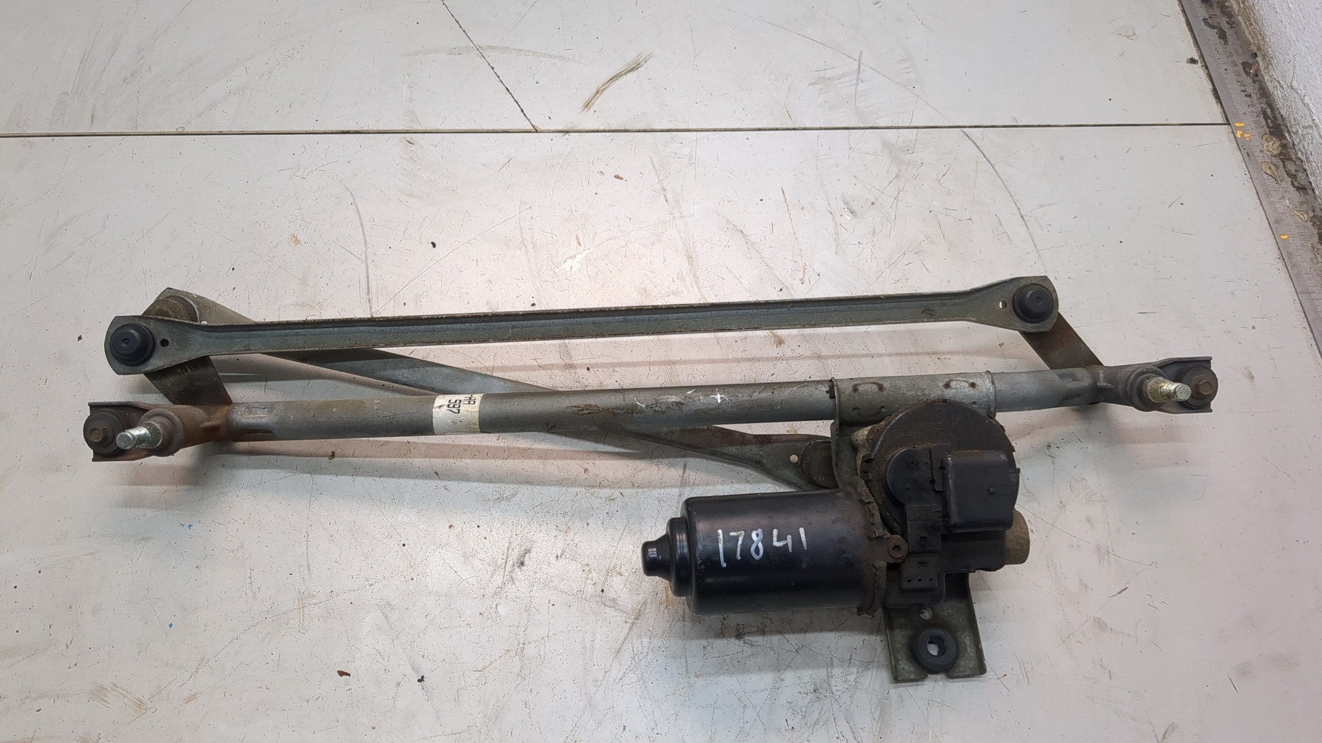 Трапеция стеклоочистителей