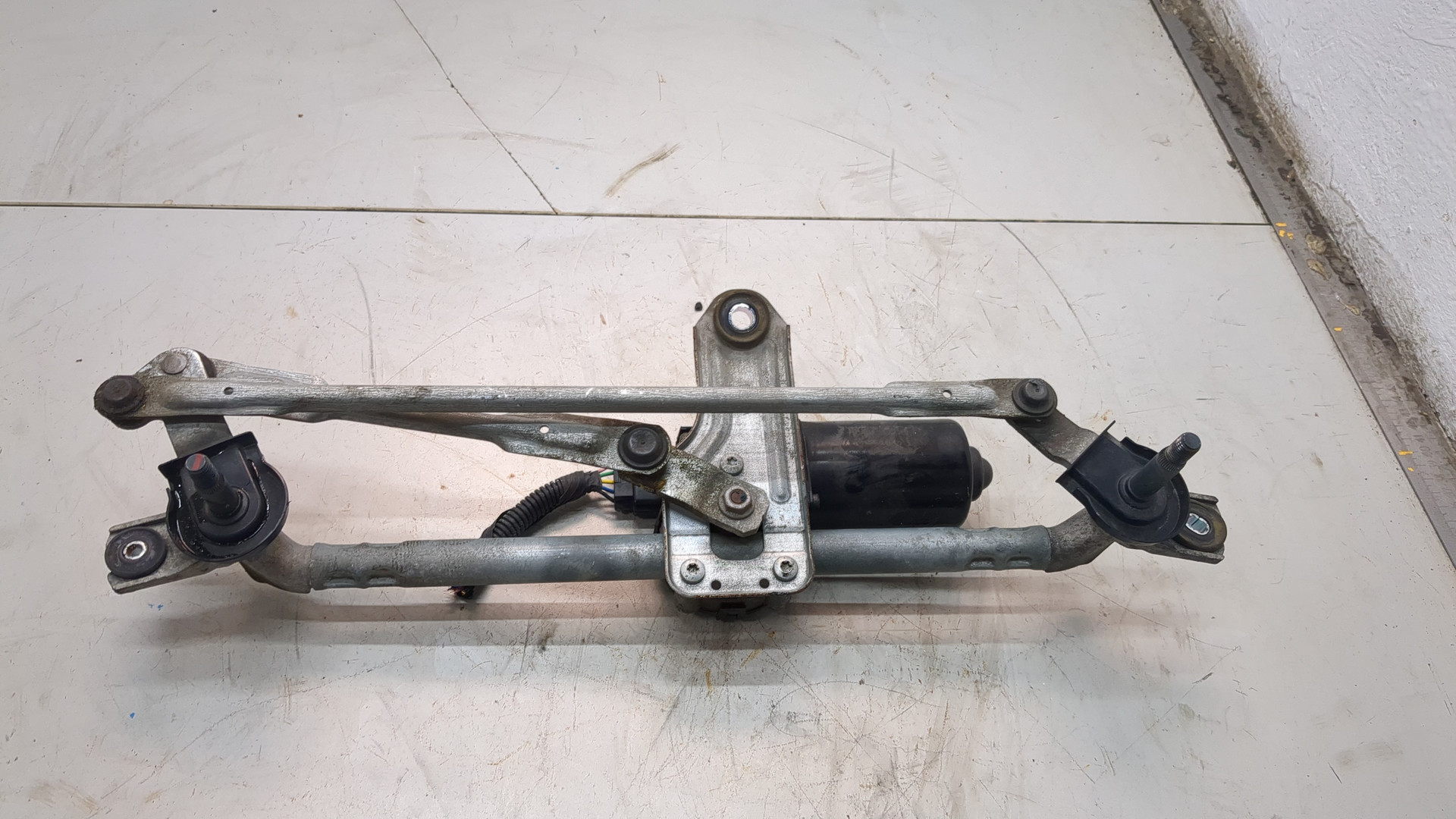 Трапеция стеклоочистителей