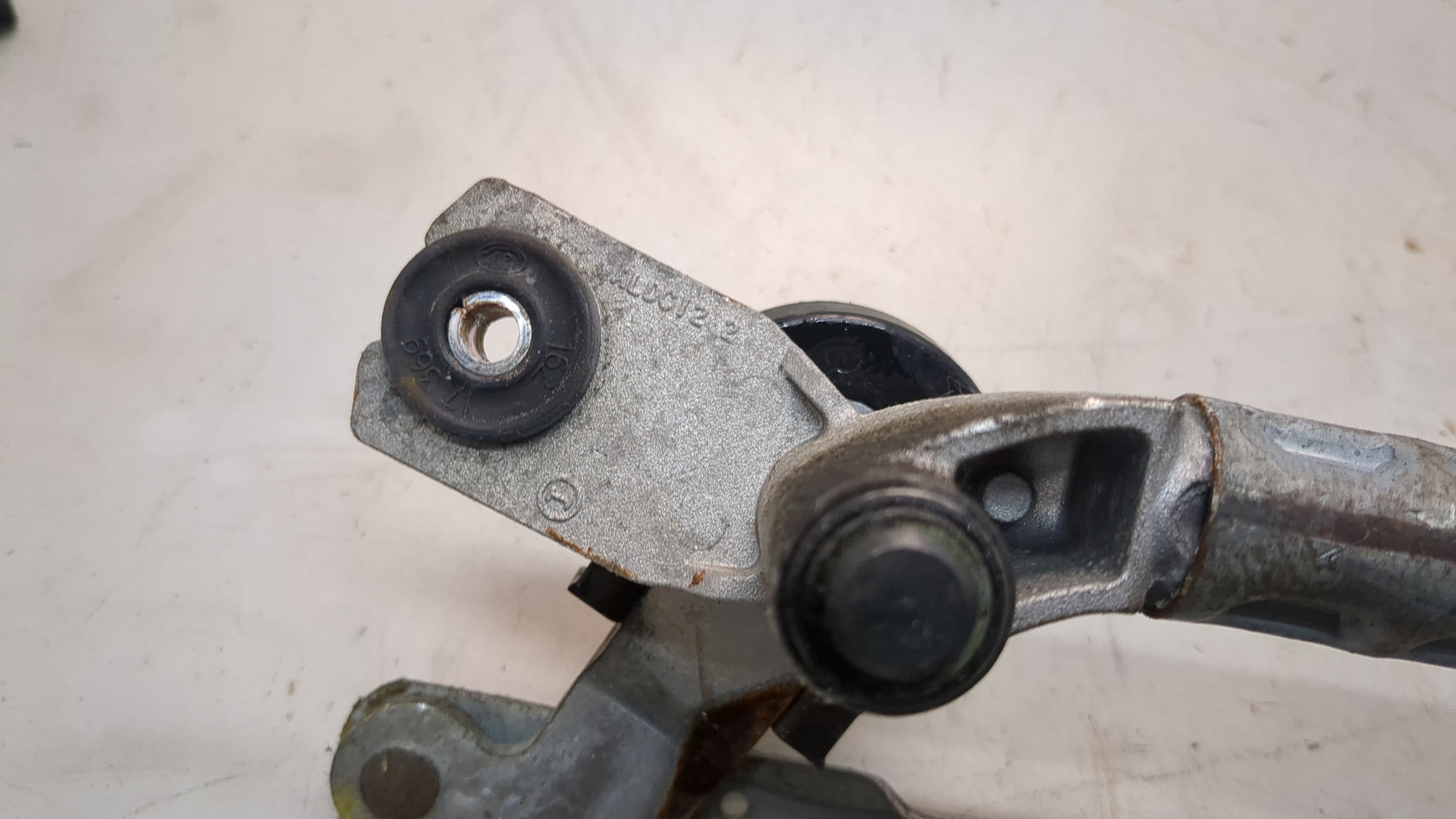 Трапеция стеклоочистителей