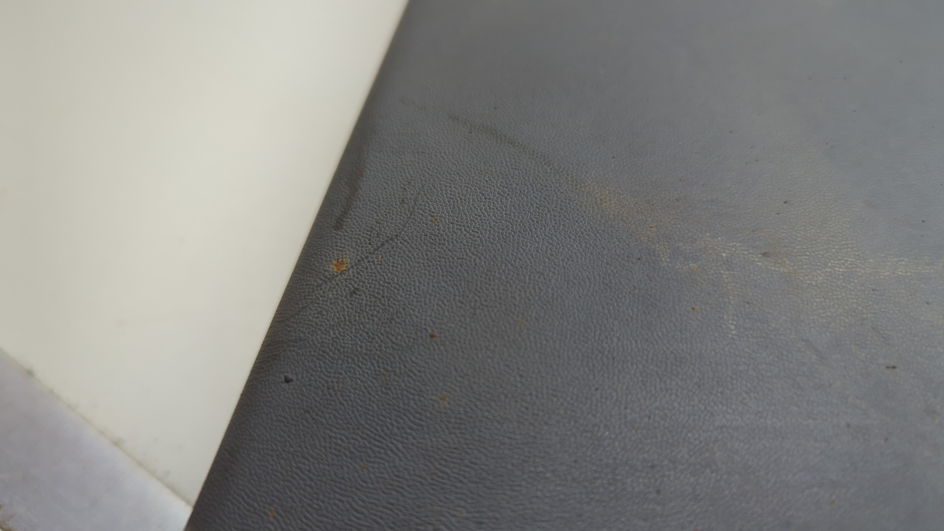 Накладка переднего крыла правого