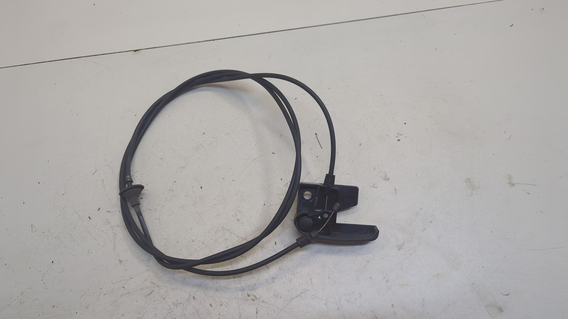 Ручка открывания капота