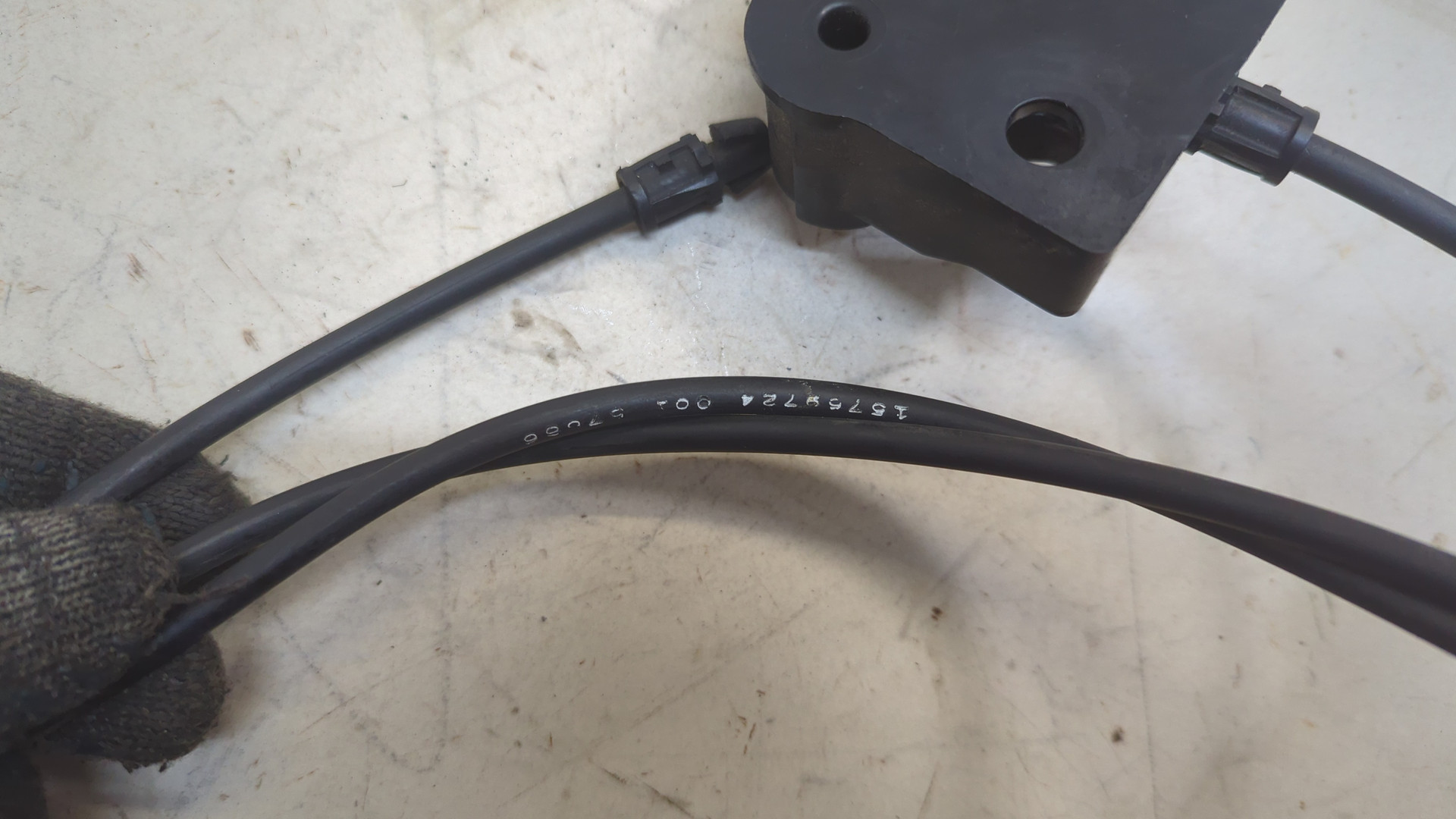 Ручка открывания капота