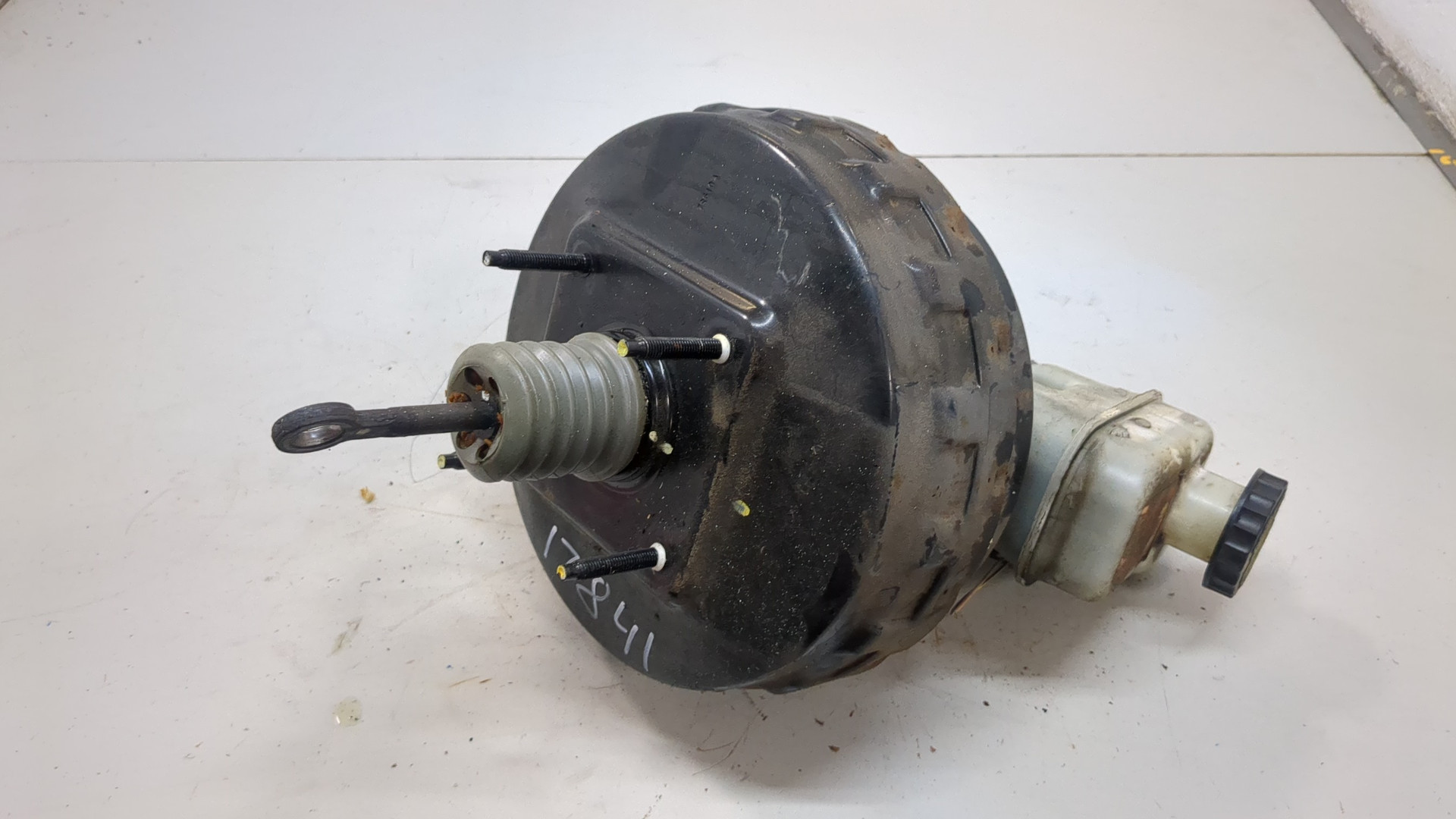 Цилиндр тормозной главный