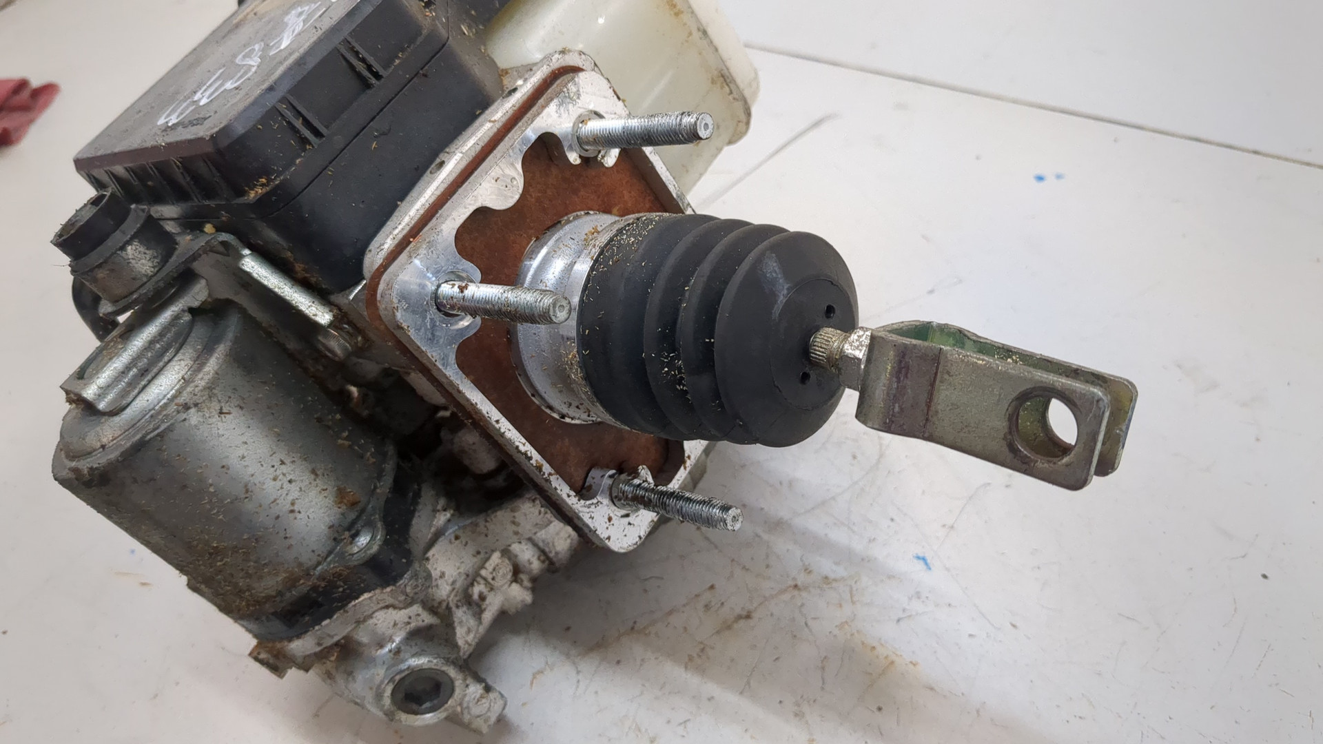 Цилиндр тормозной главный