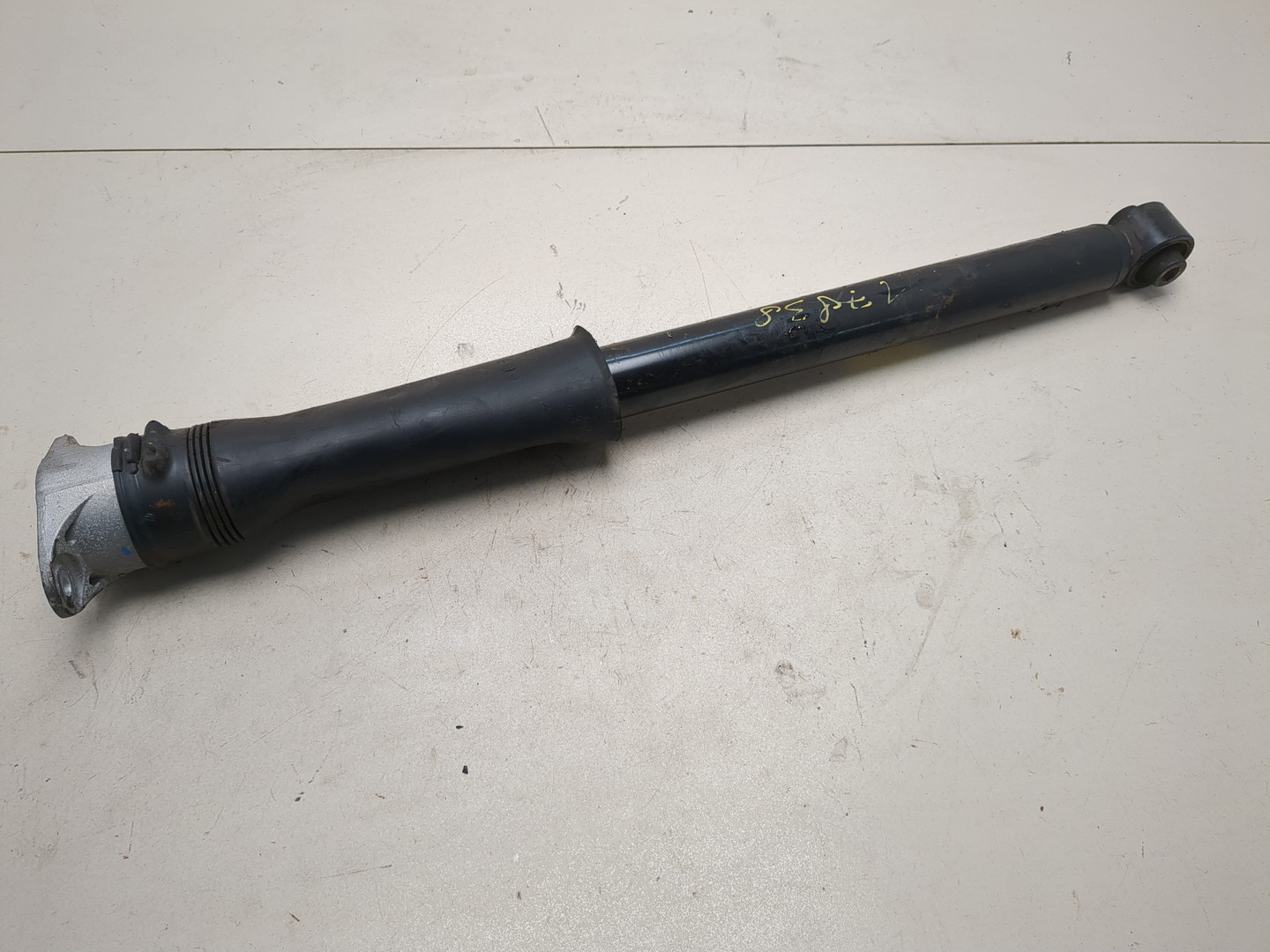 Амортизатор задний (стойка)