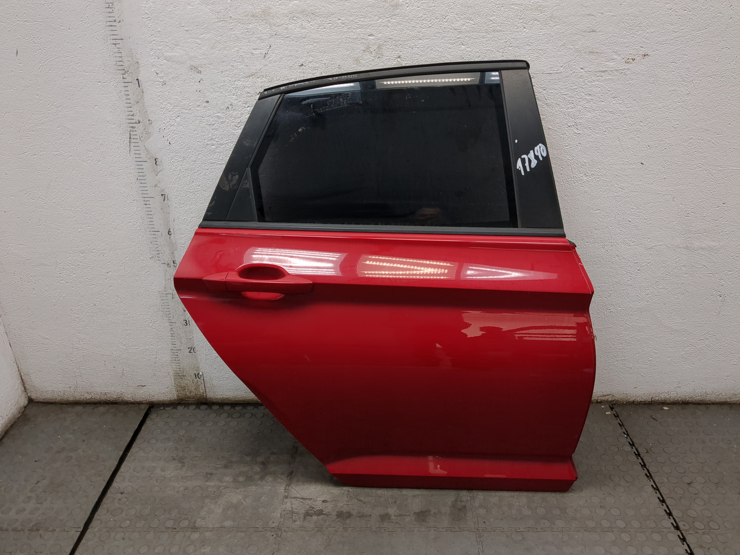 Дверь задняя правая