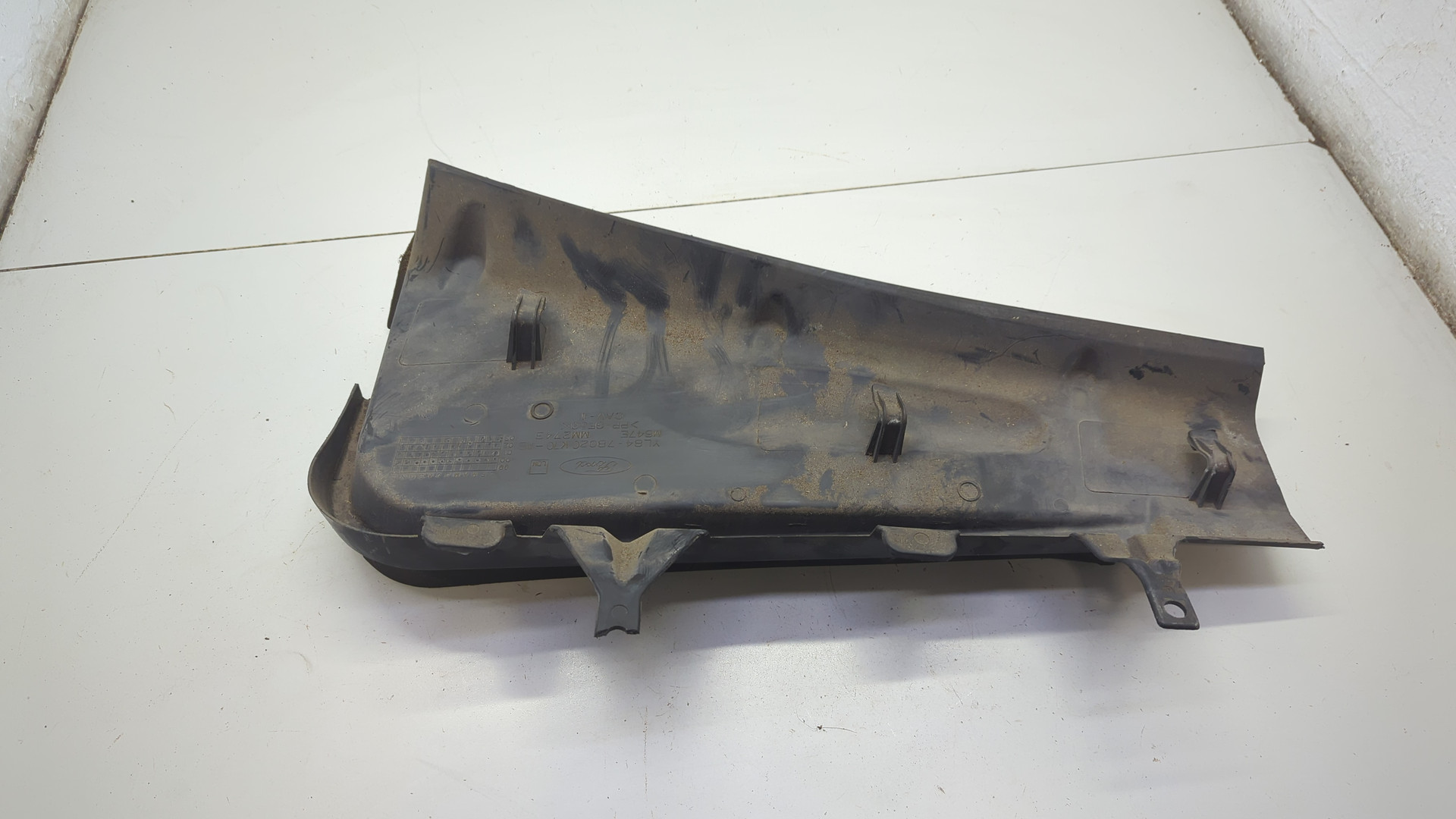 Решетка стеклоочистителей (Жабо)