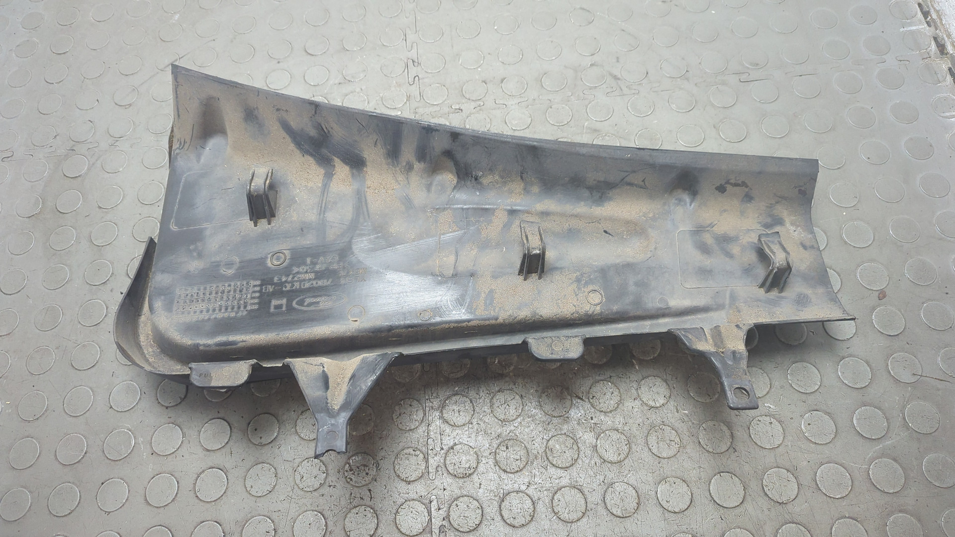 Решетка стеклоочистителей (Жабо)