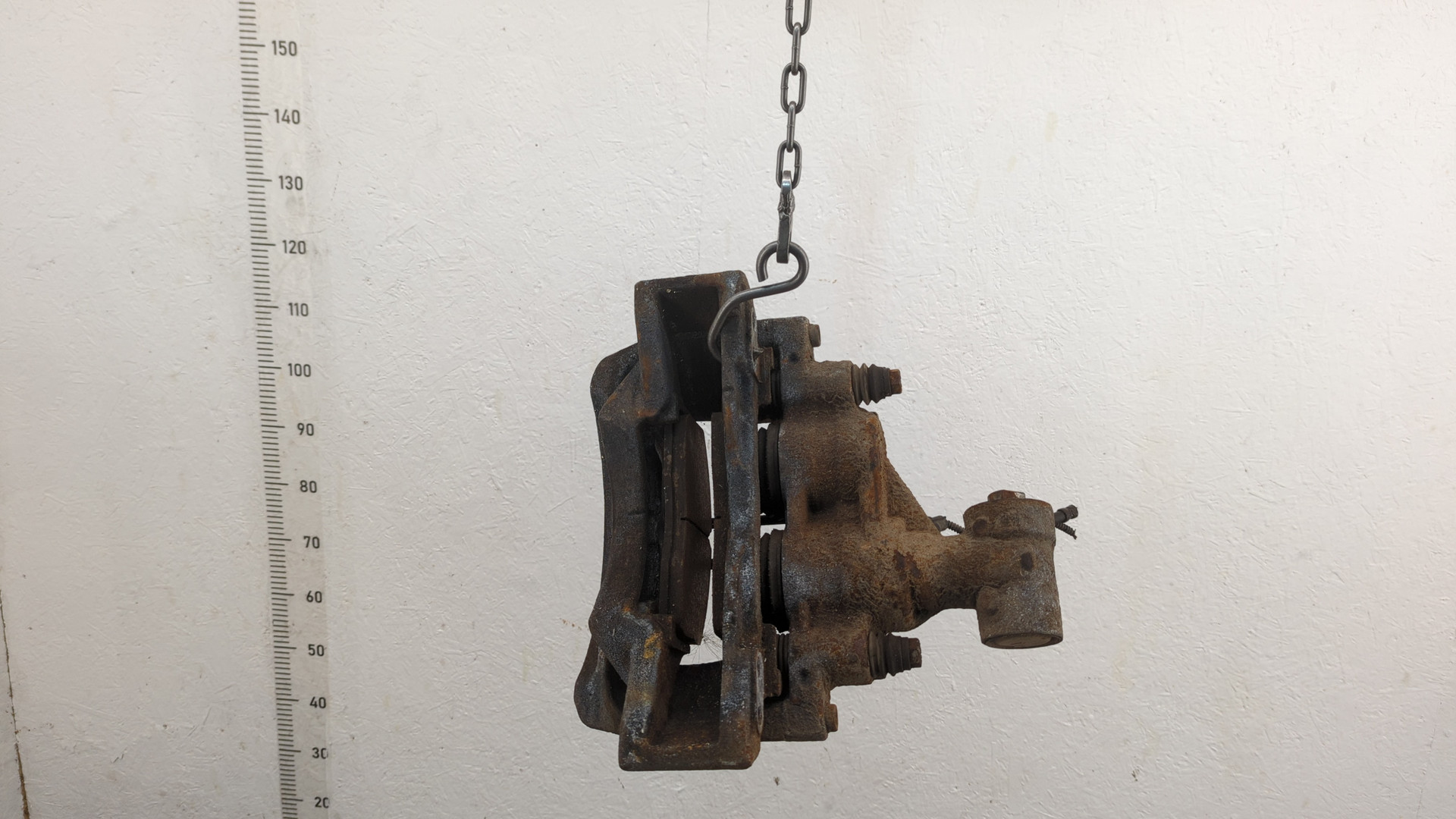 Кулак поворотный задний левый