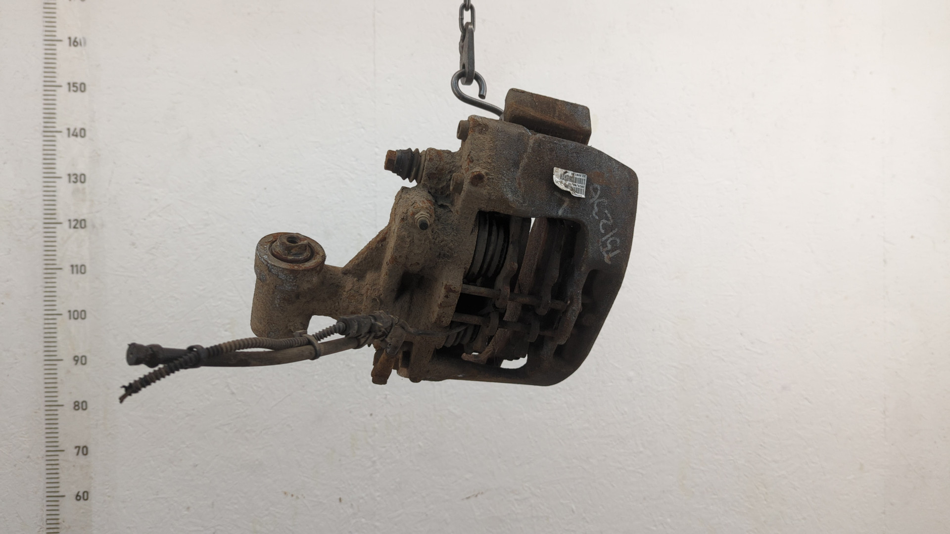 Кулак поворотный задний левый