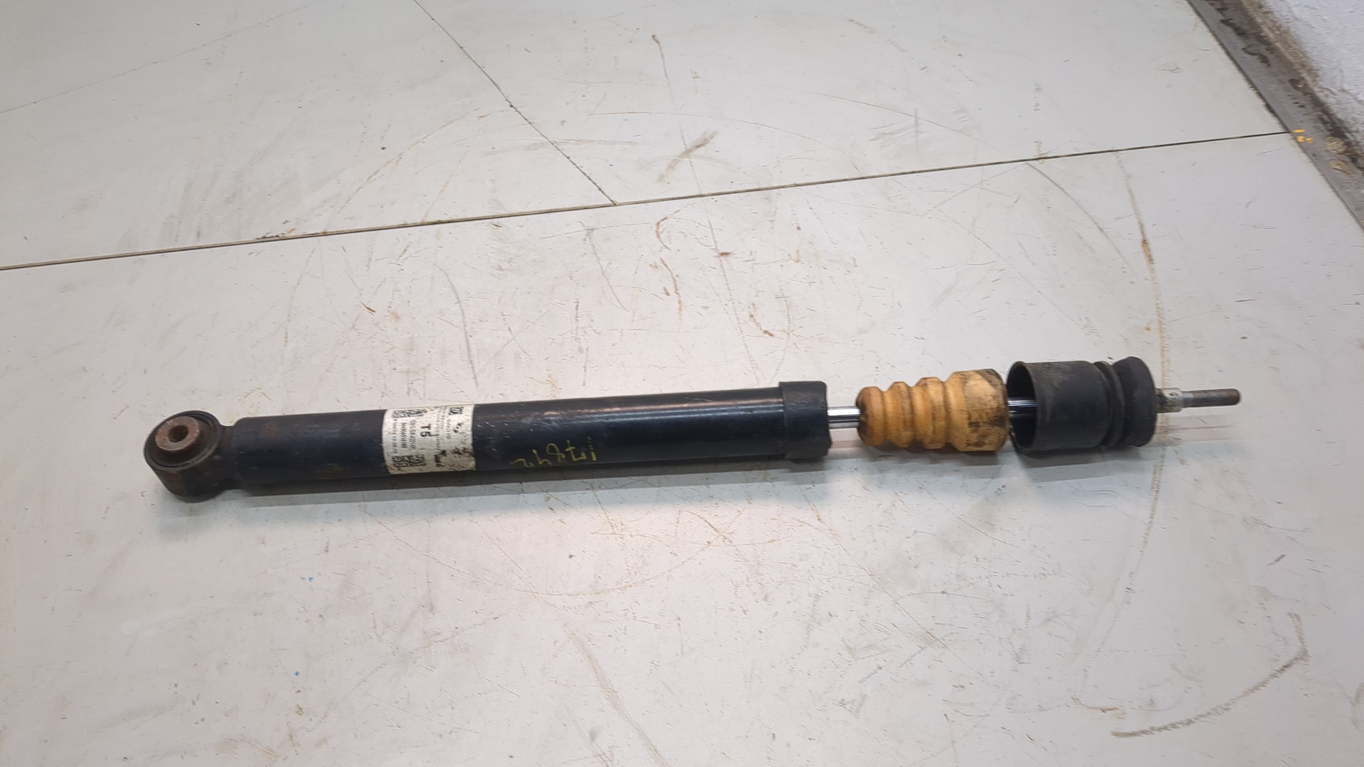 Амортизатор задний (стойка)