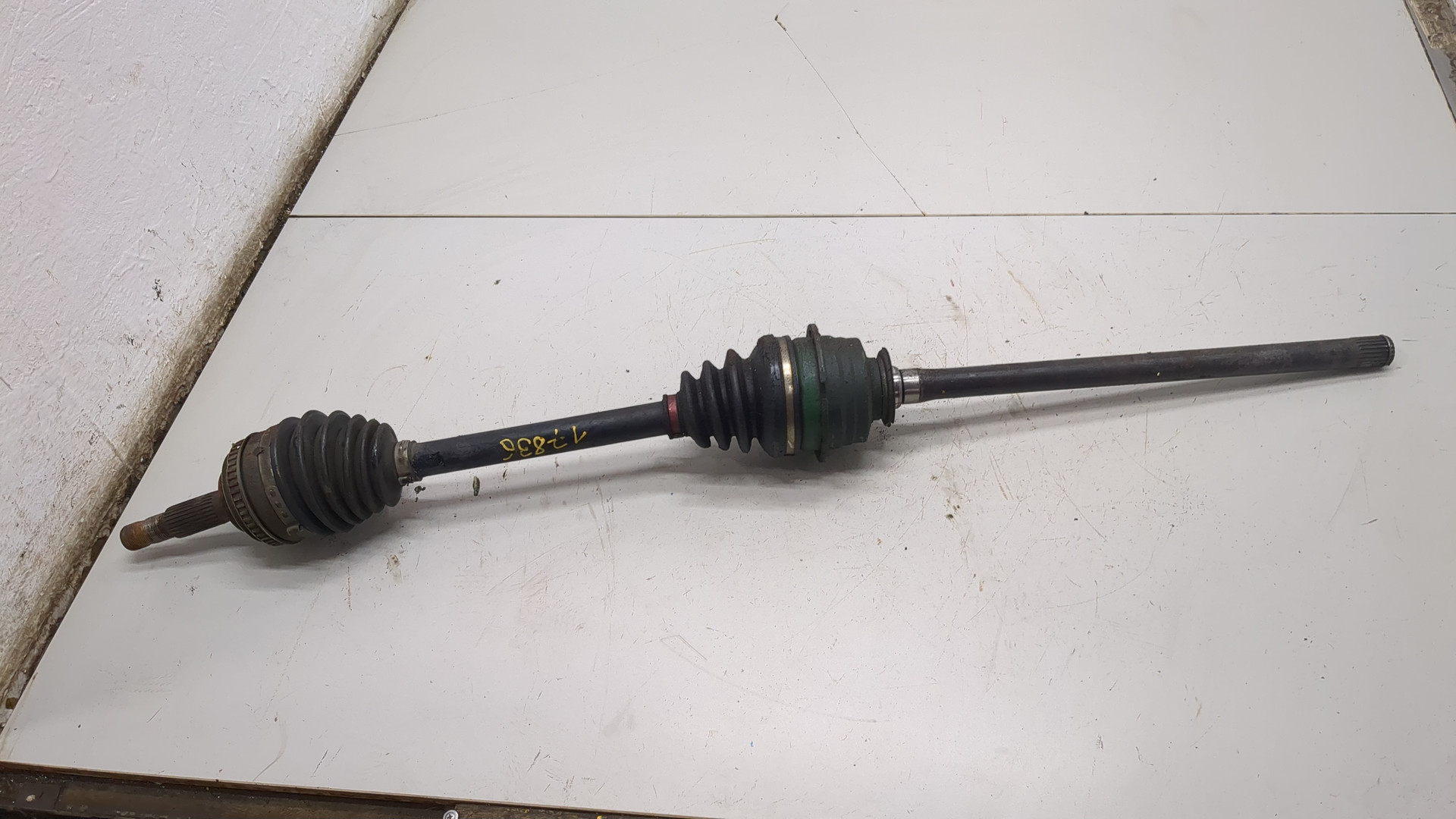 Полуось передняя правая