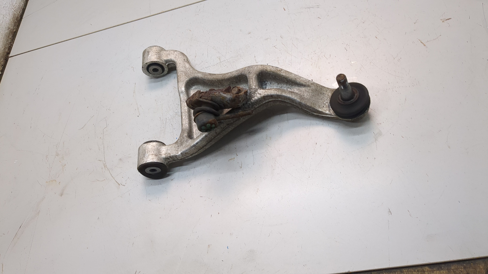 Рычаг задний правый