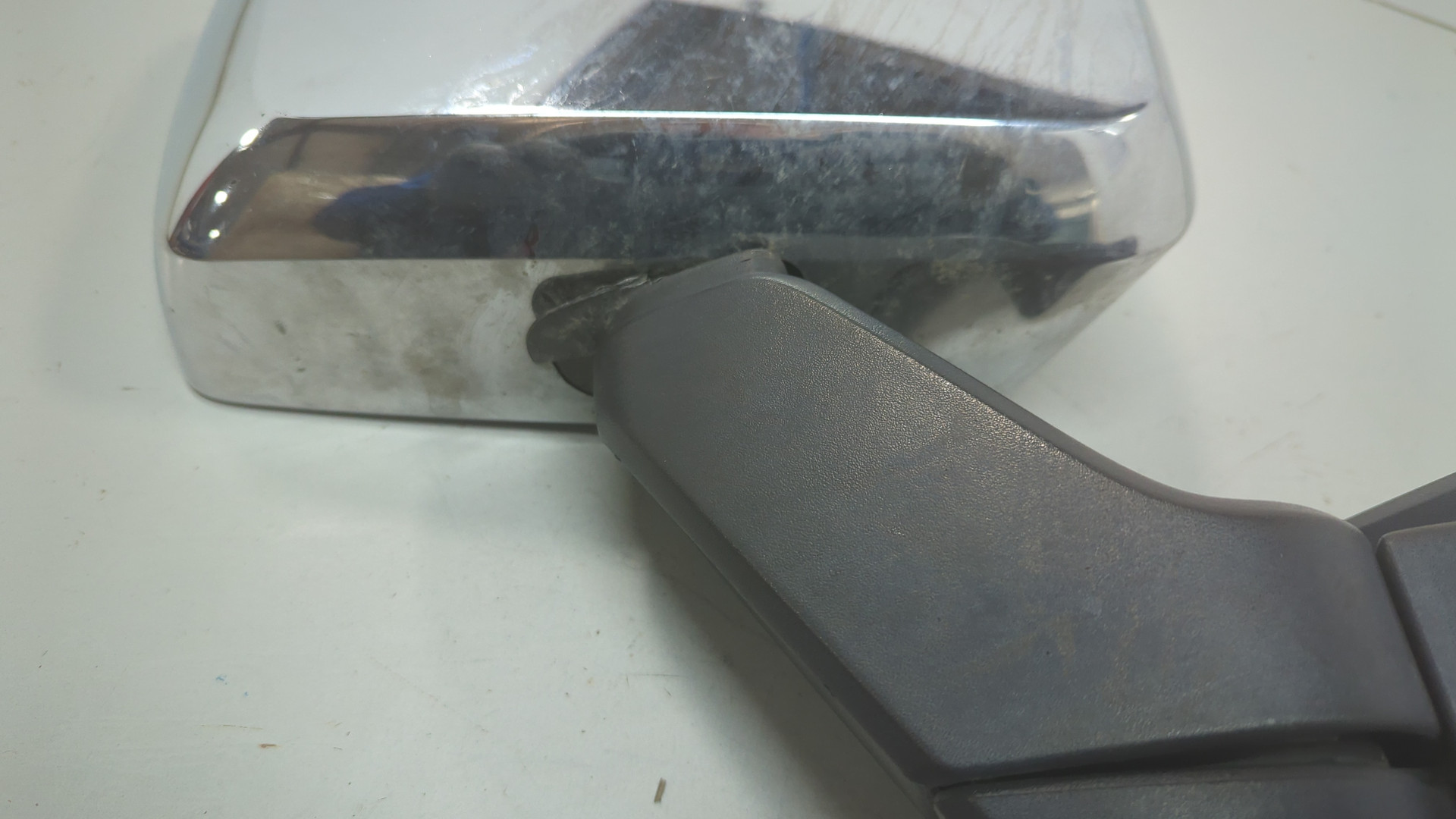 Зеркало правое электрическое