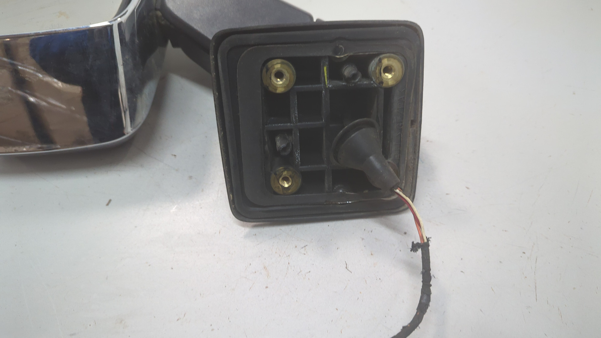 Зеркало правое электрическое