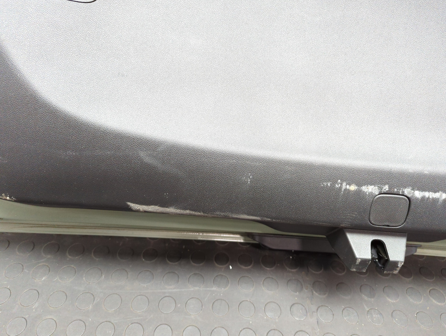 Дверь багажника