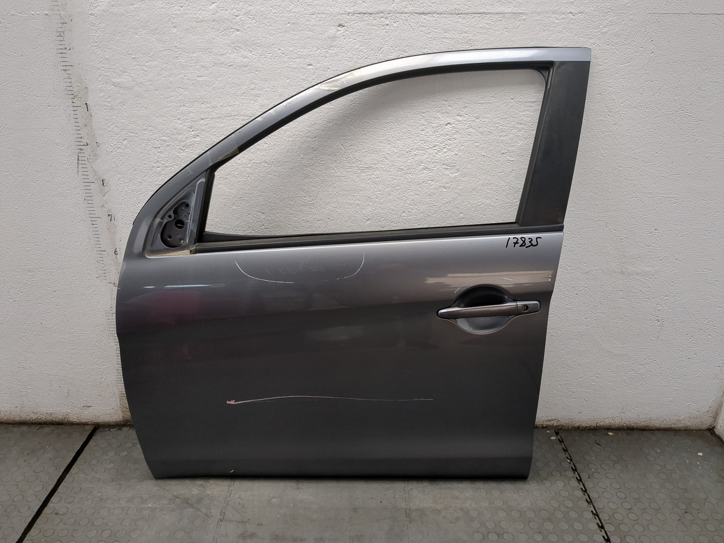 Дверь передняя левая