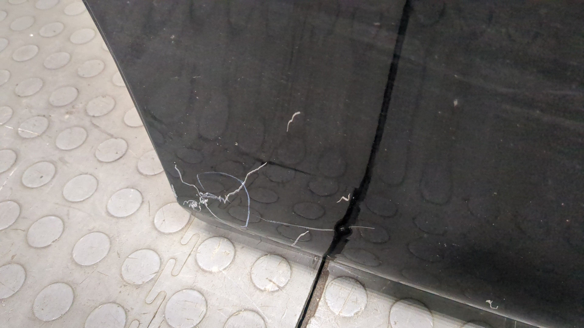 Дверь передняя левая